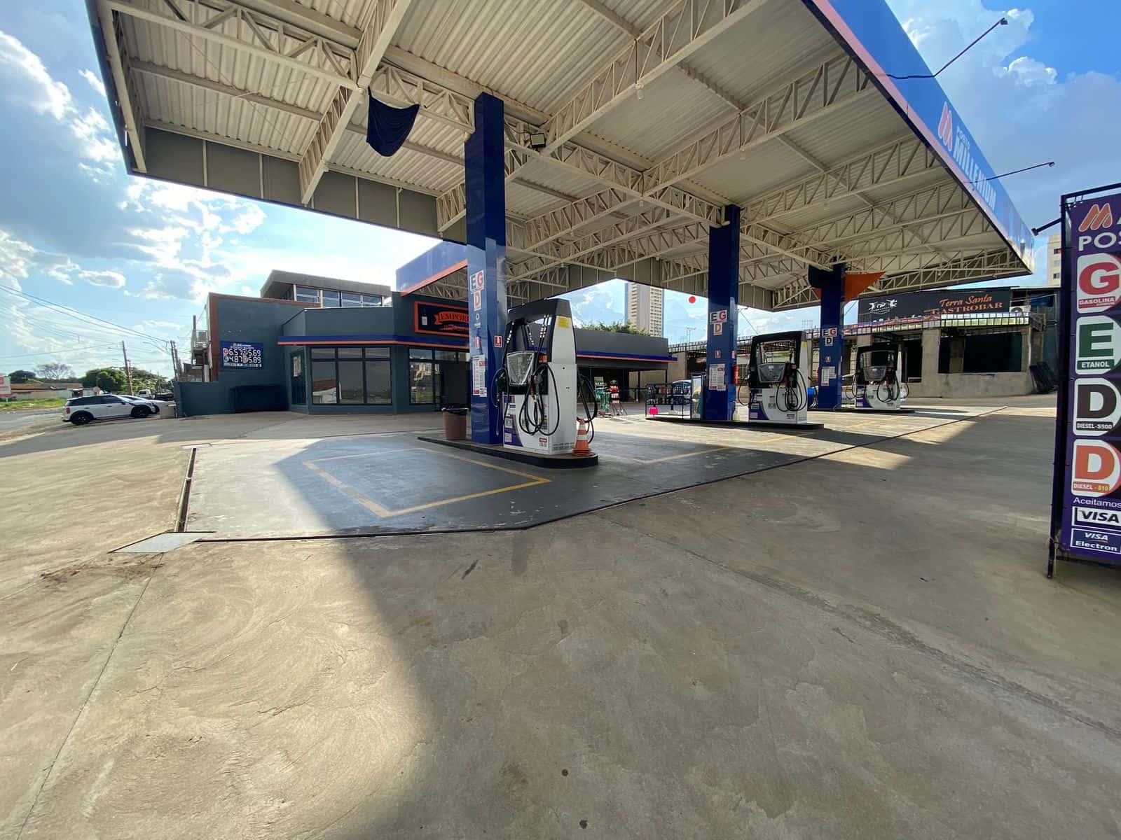 Posto de Combustível Vila São Tomaz 920M²