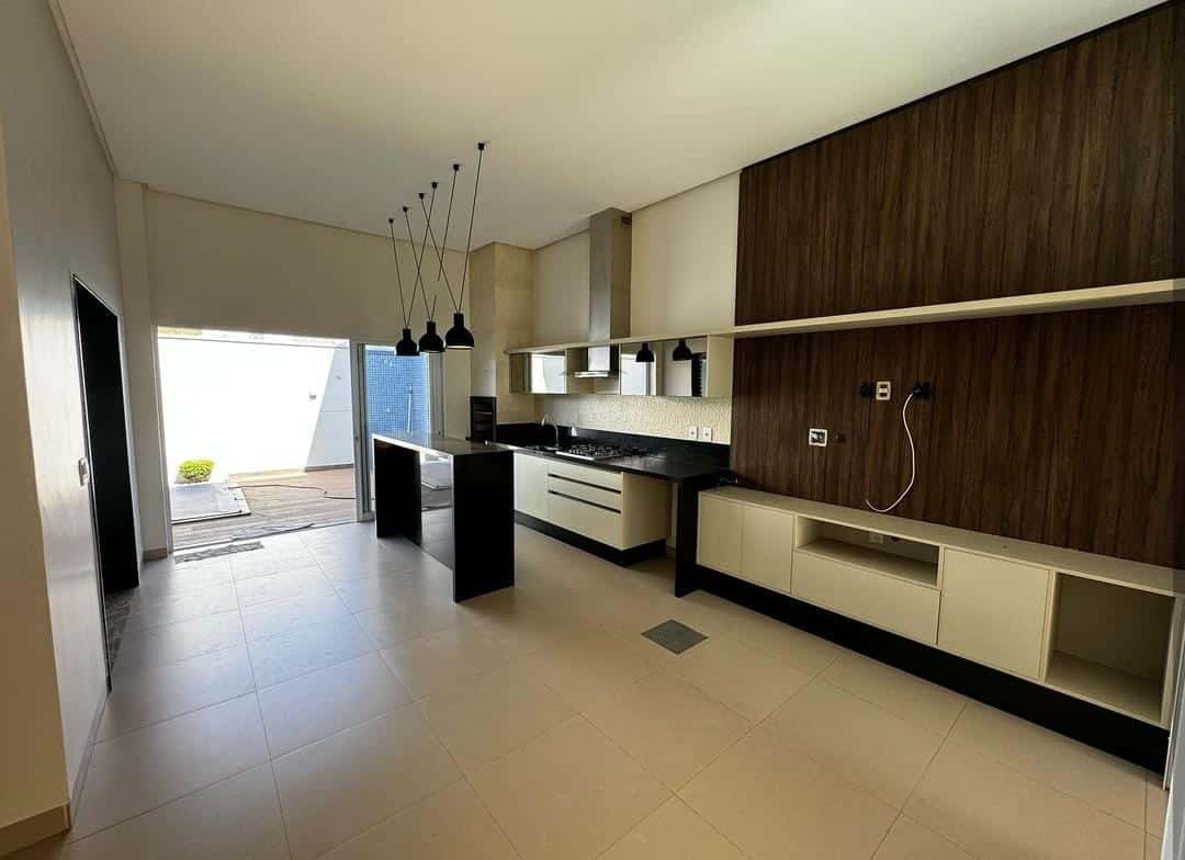 Sobrado Condomínio Ilha Bela 2 239m²