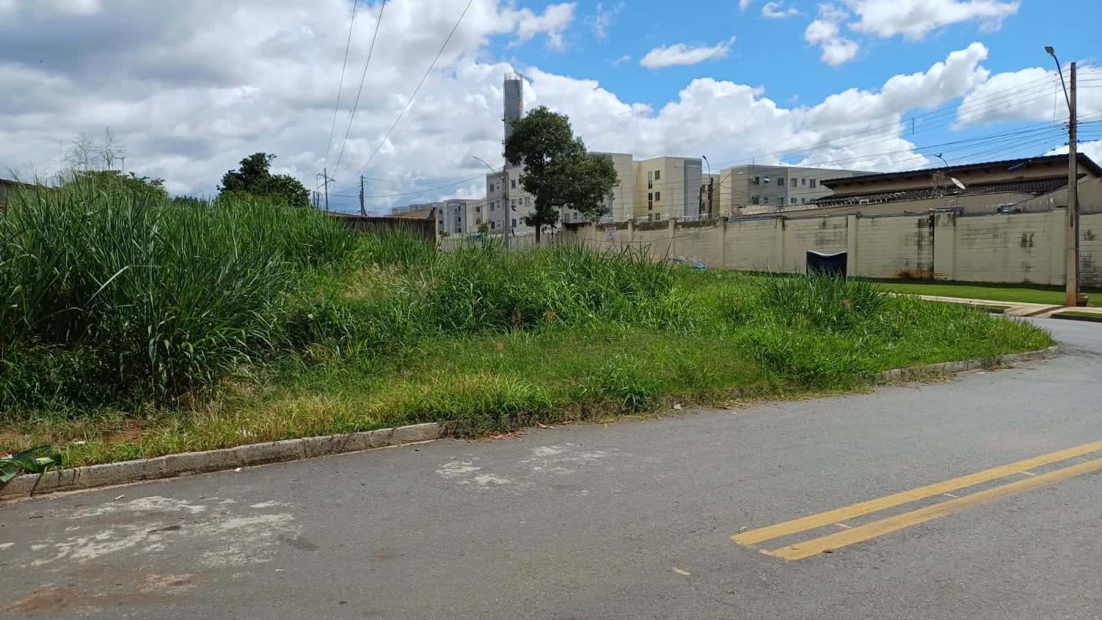 Lote com Alto Potencial Construtivo no João Braz 1000m²