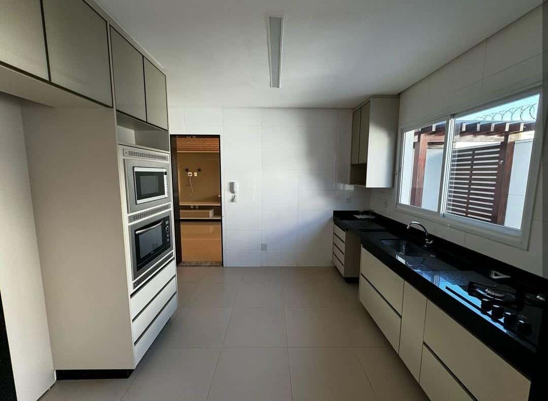 Sobrado Condomínio Ilha Bela 2 239m²