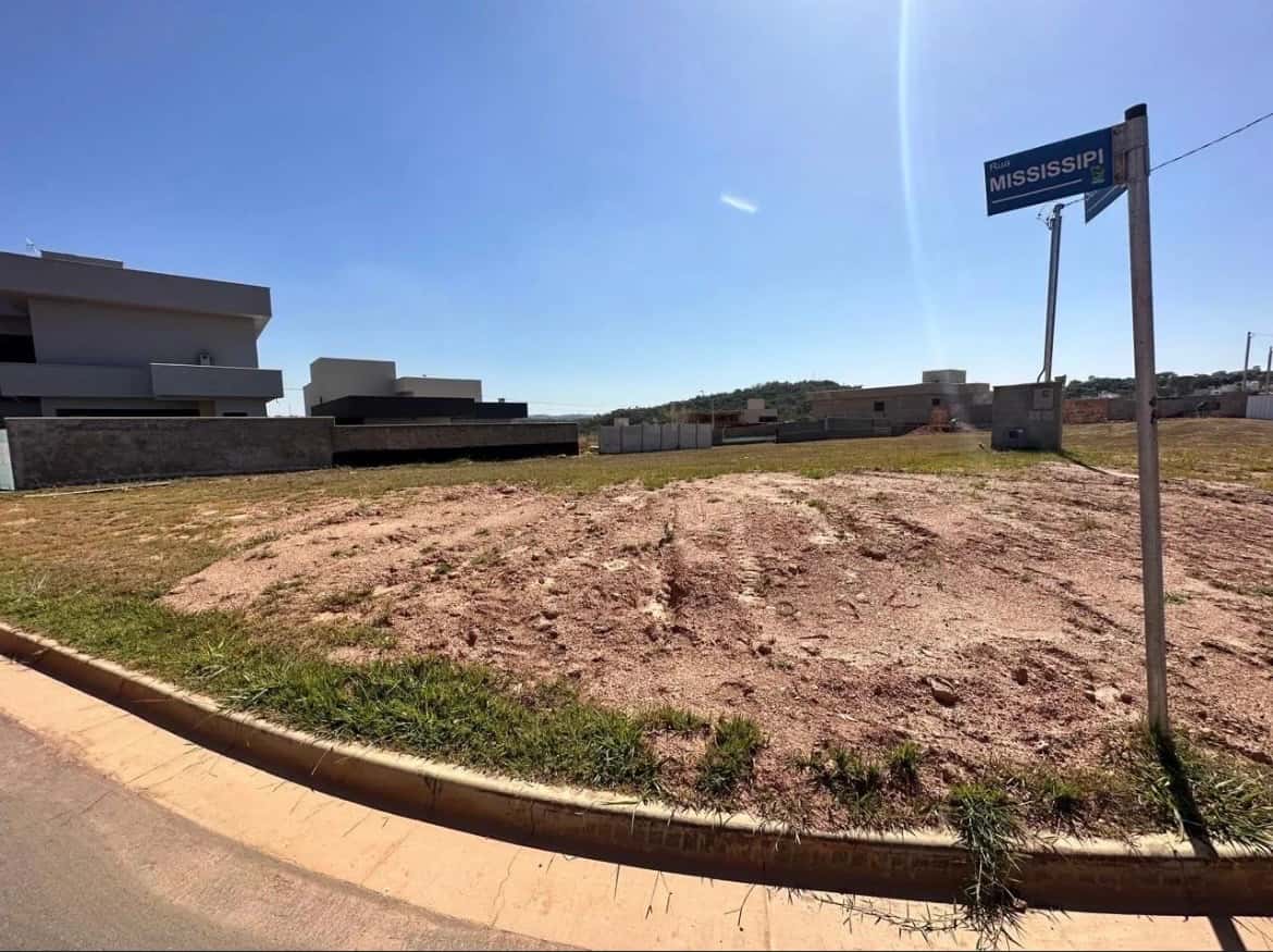 Lote de esquina Jardins Porto 390m²