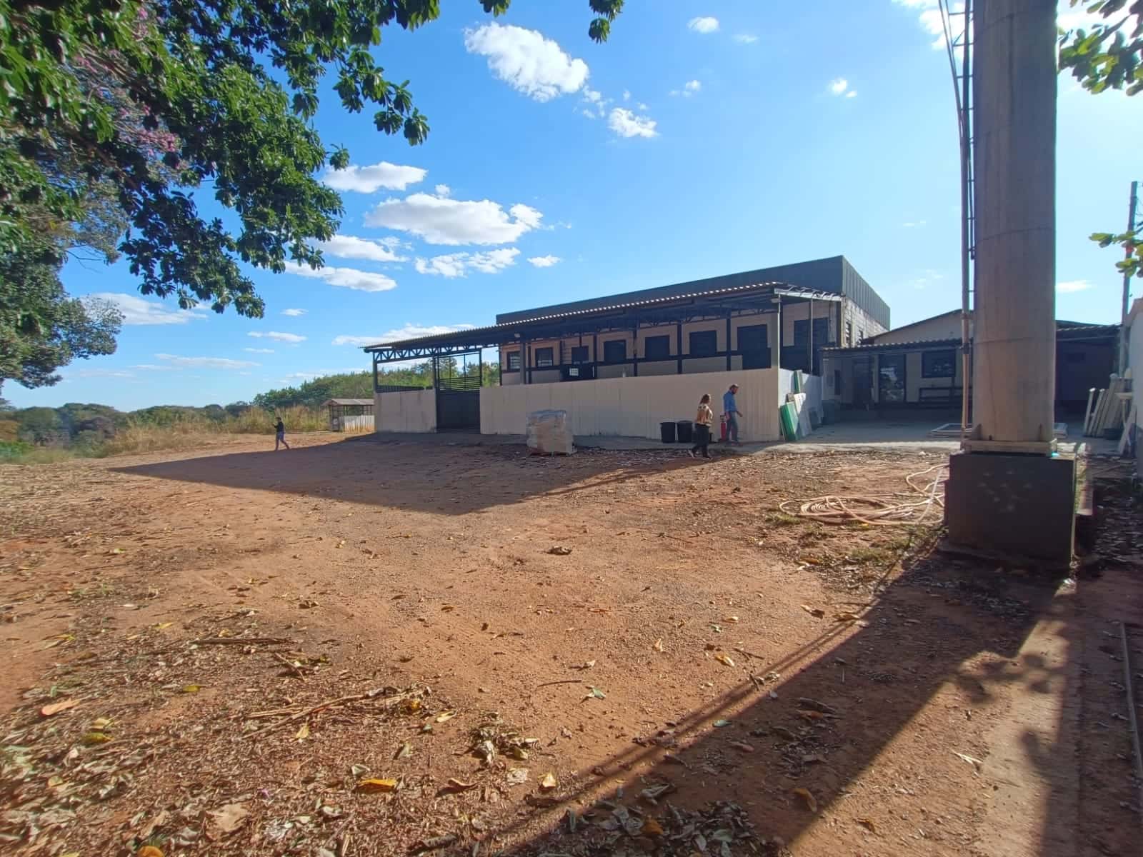 Área comercial 9.200m²