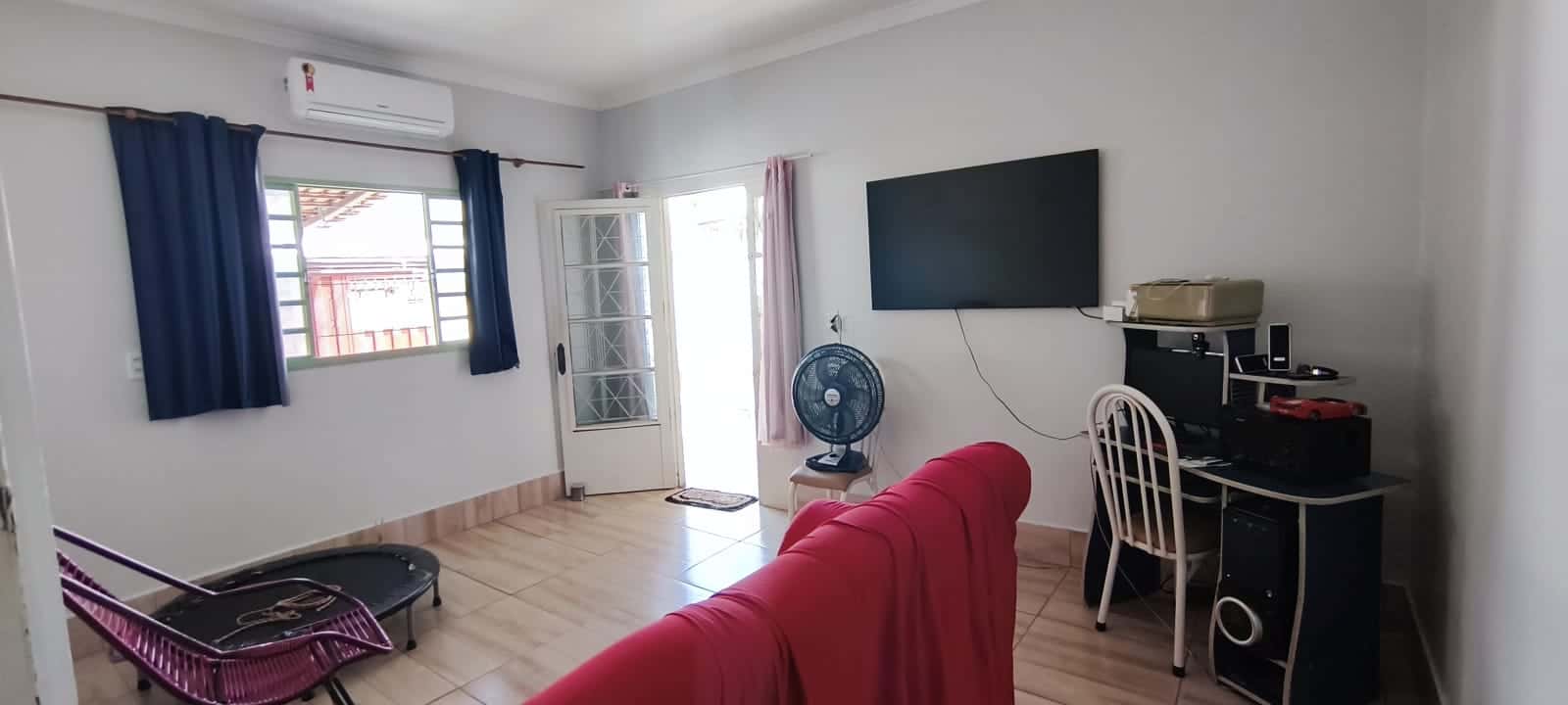 Casa com barracão nos fundos em lote de 360m²