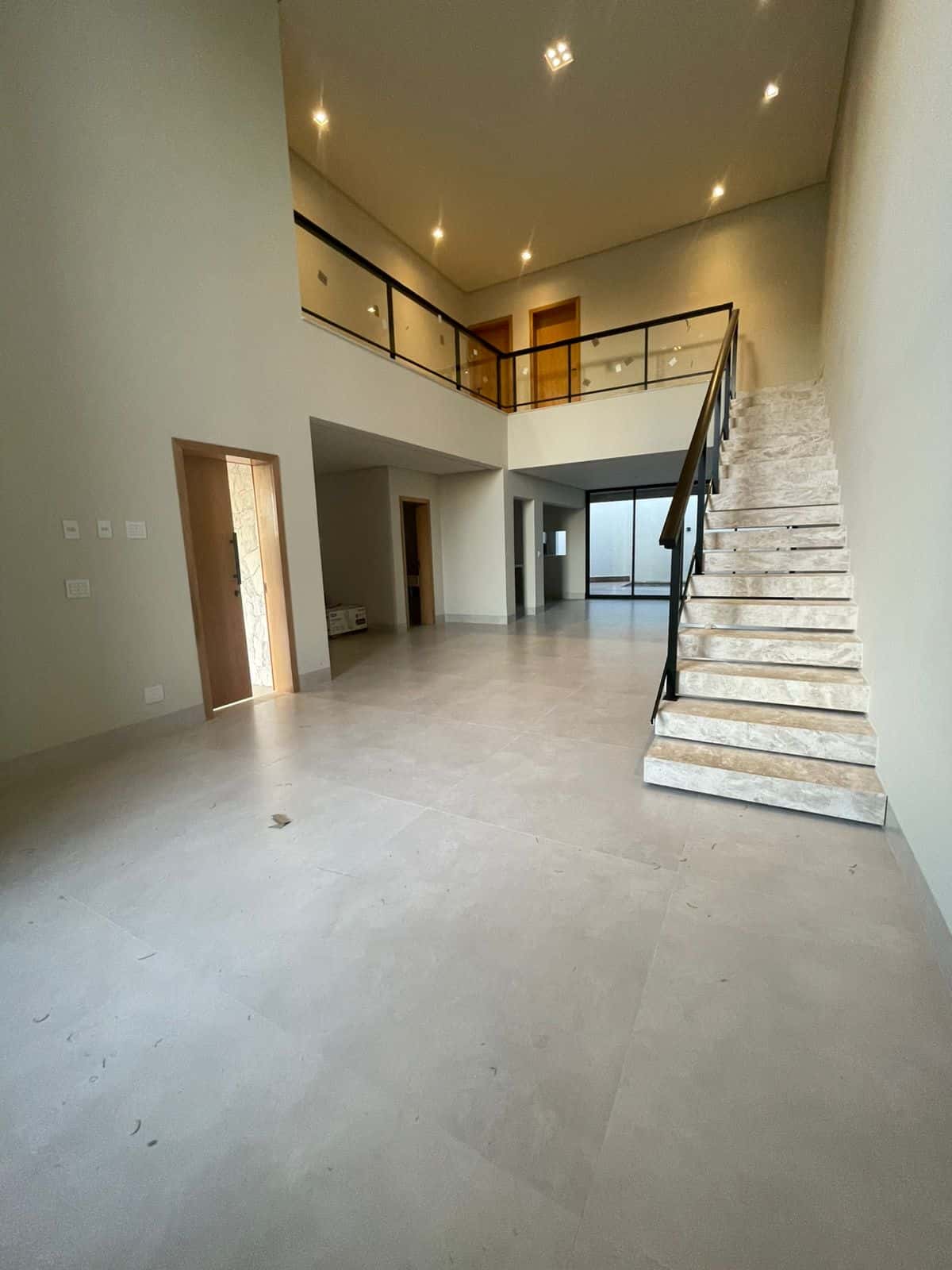 Sobrado Condomínio Jardins Capri 248m²