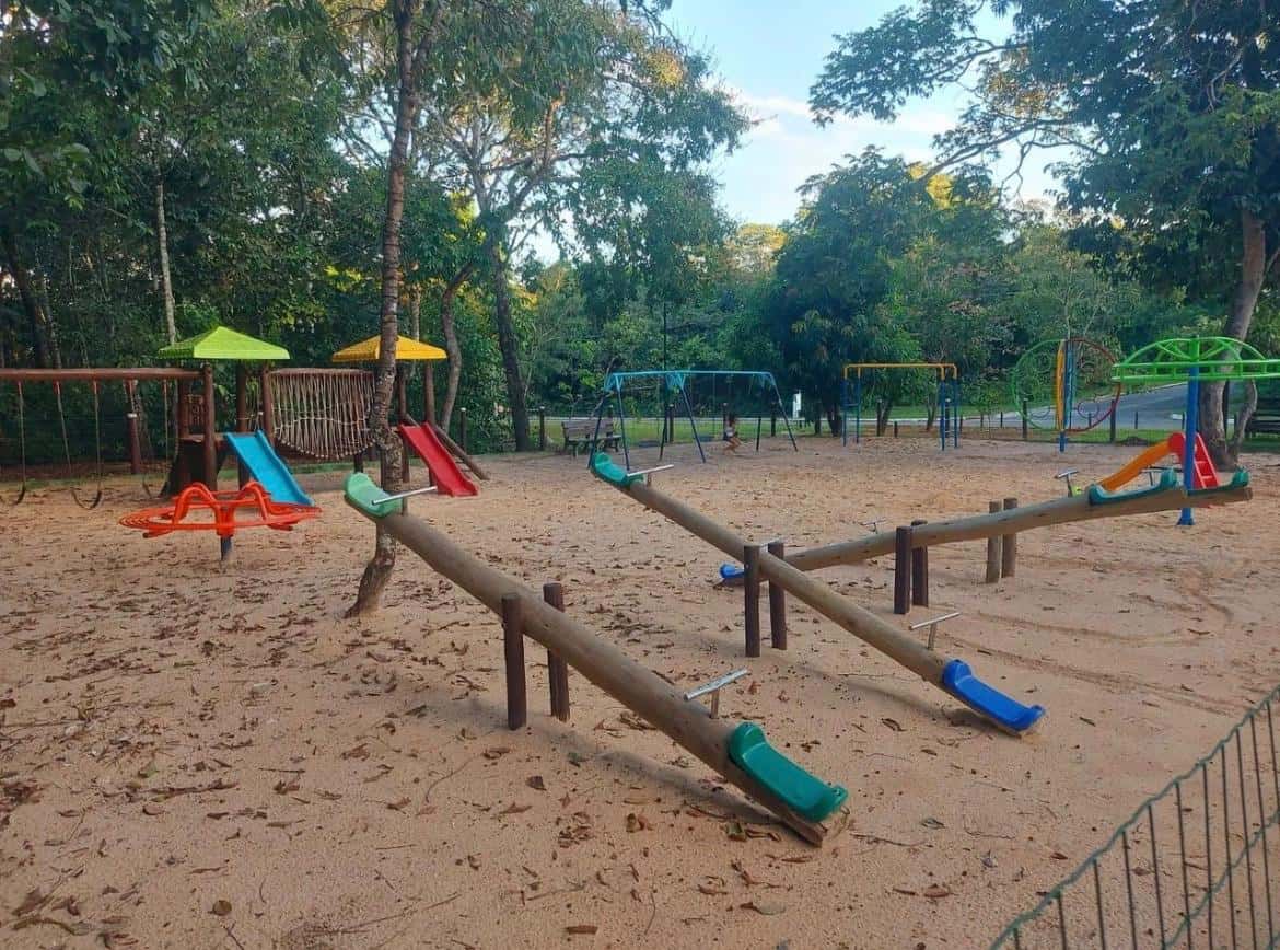 Sobrado Condomínio Mansões Morumbi Senador Canedo - 220m²