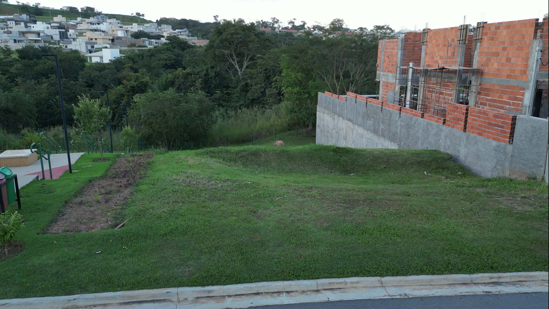 LOTE JARDINS NAPÓLES