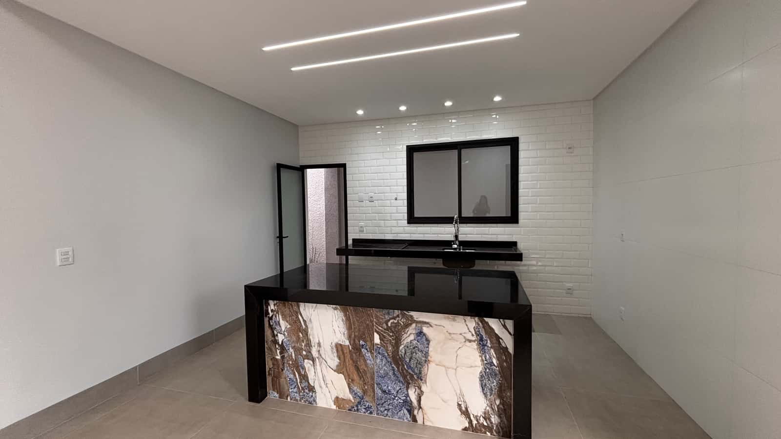 Casa de Esquina Faiçalville - 3 suítes 200m