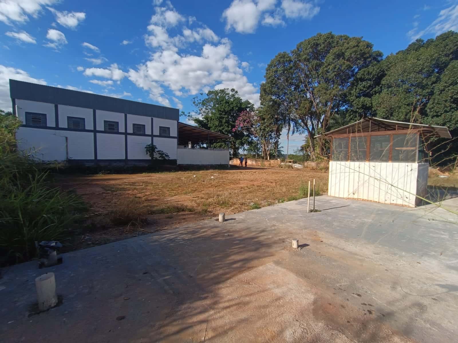 Área comercial 9.200m²