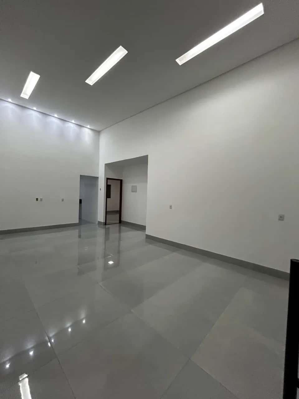 Casa 3Q 365m² - Com piscina - Aparecida de Goiânia