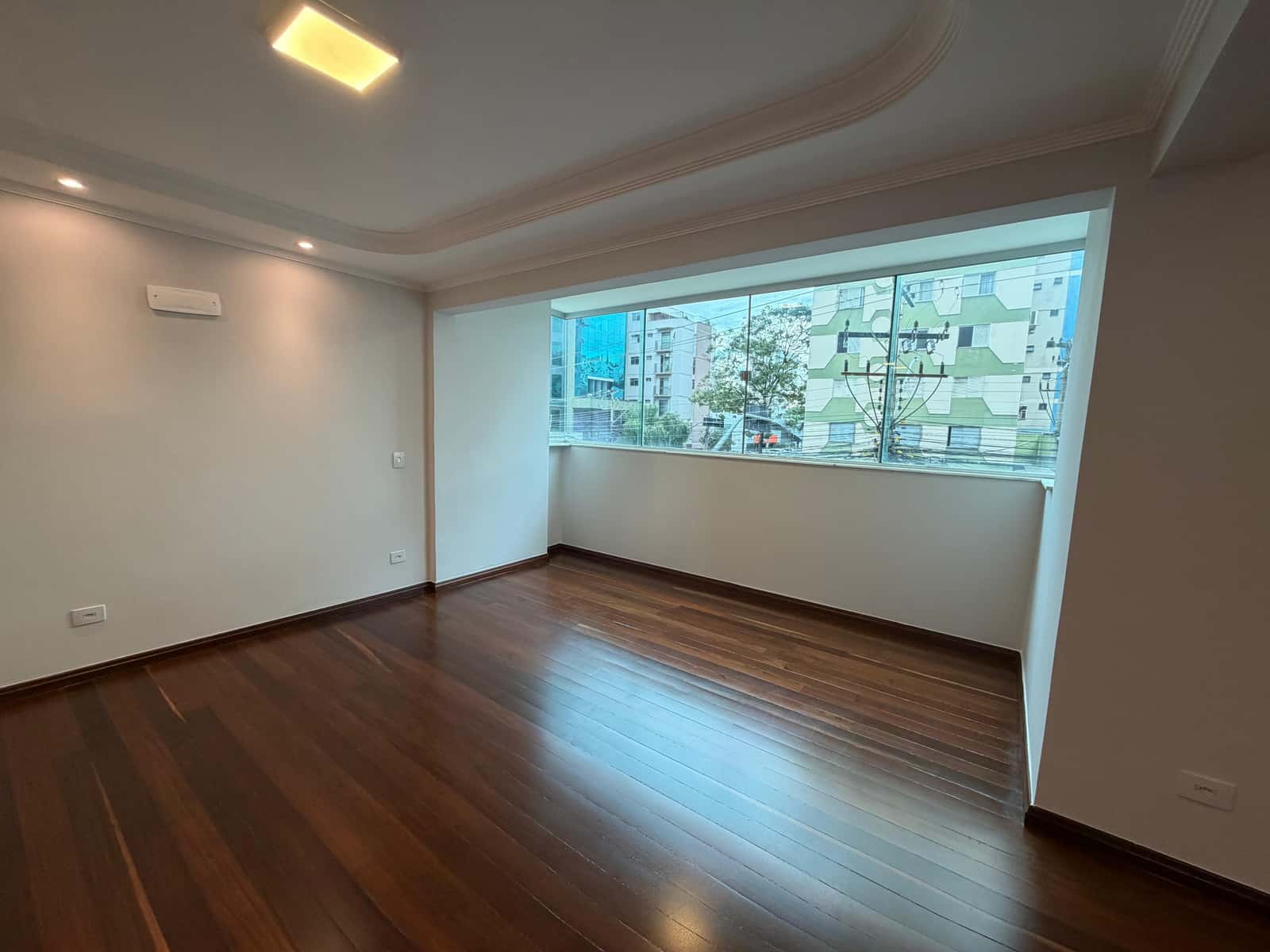 Apartamento Edifício Grécia 160m²