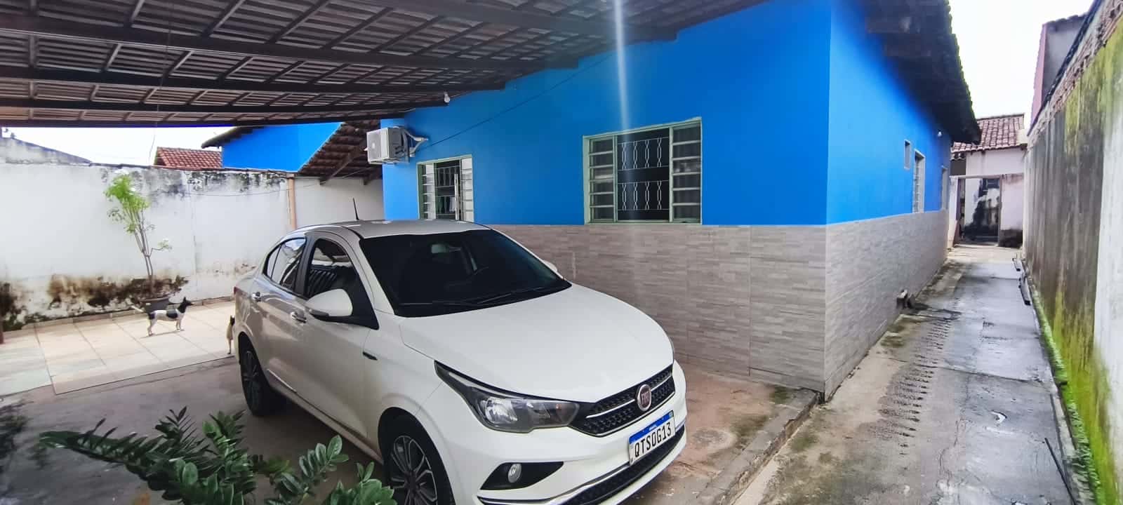 Casa com barracão nos fundos em lote de 360m²