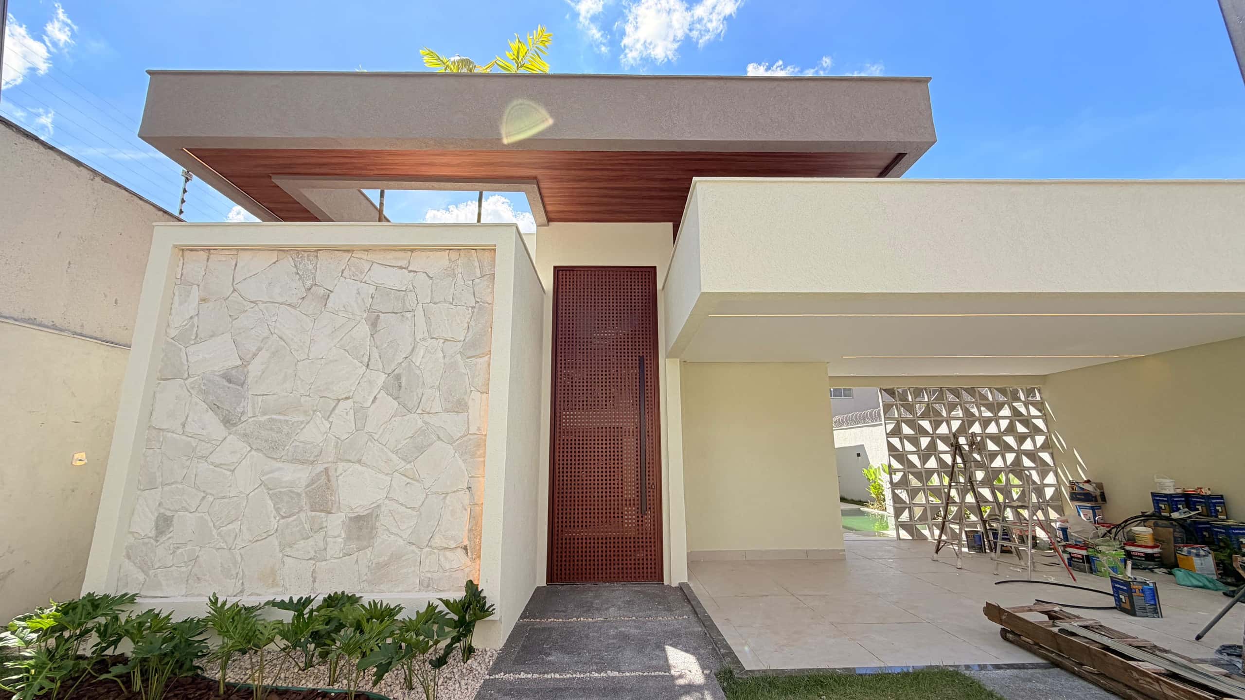Casa térrea - Alto Padrão | Jardim Atlântico 248m²