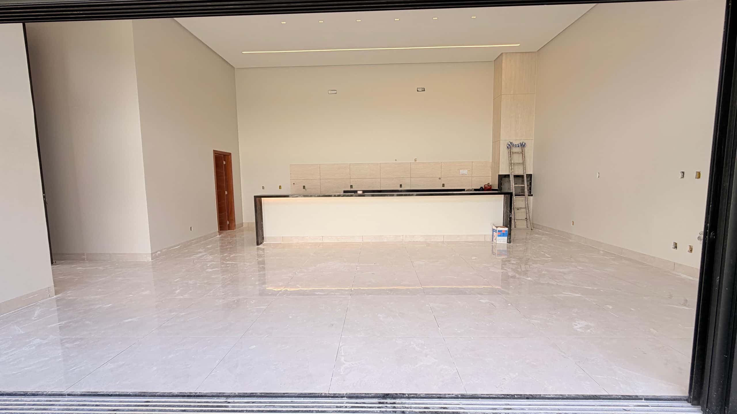 Casa térrea - Alto Padrão | Jardim Atlântico 248m²