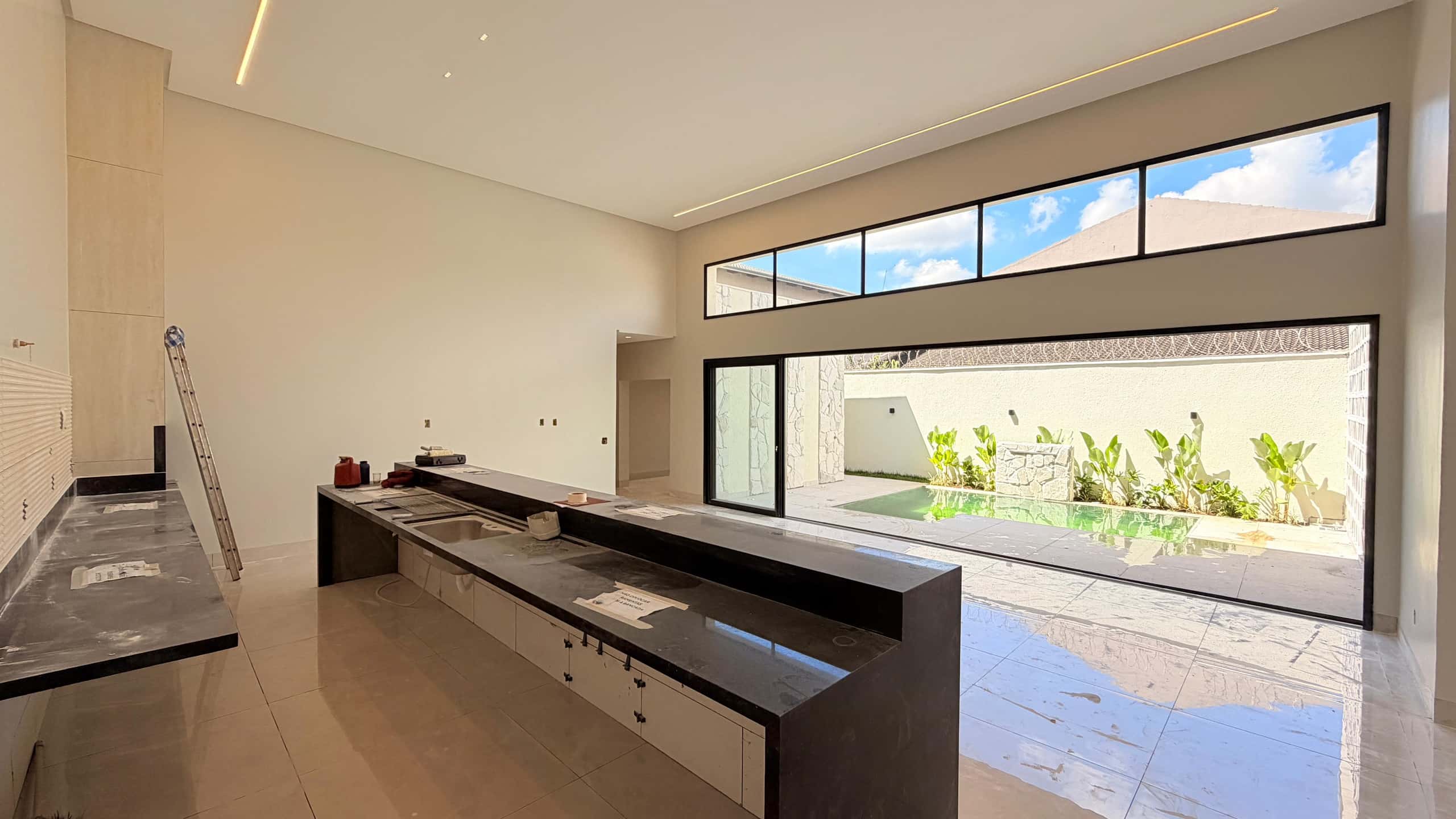 Casa térrea - Alto Padrão | Jardim Atlântico 248m²