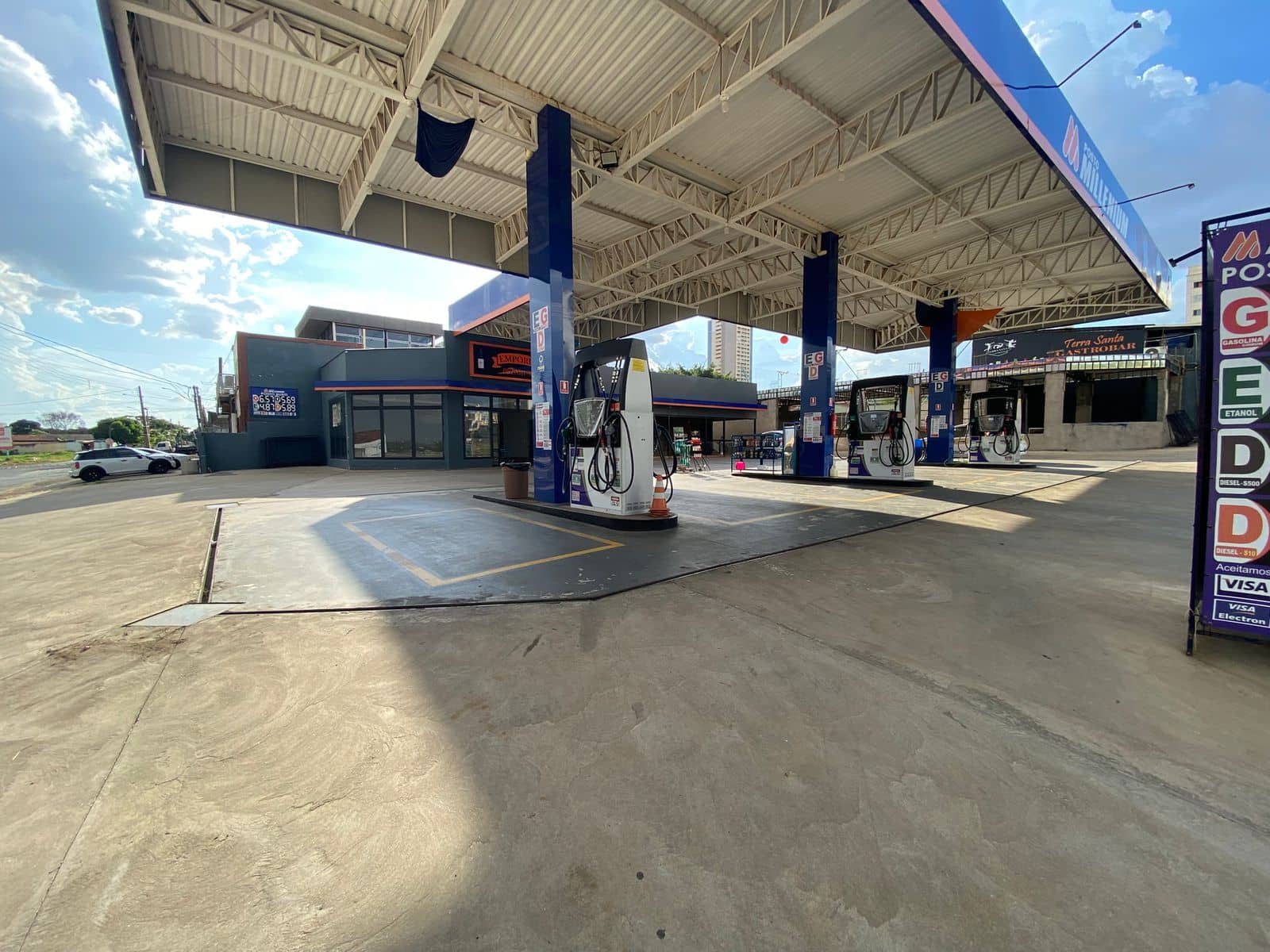 Posto de Combustível Vila São Tomaz 920M²