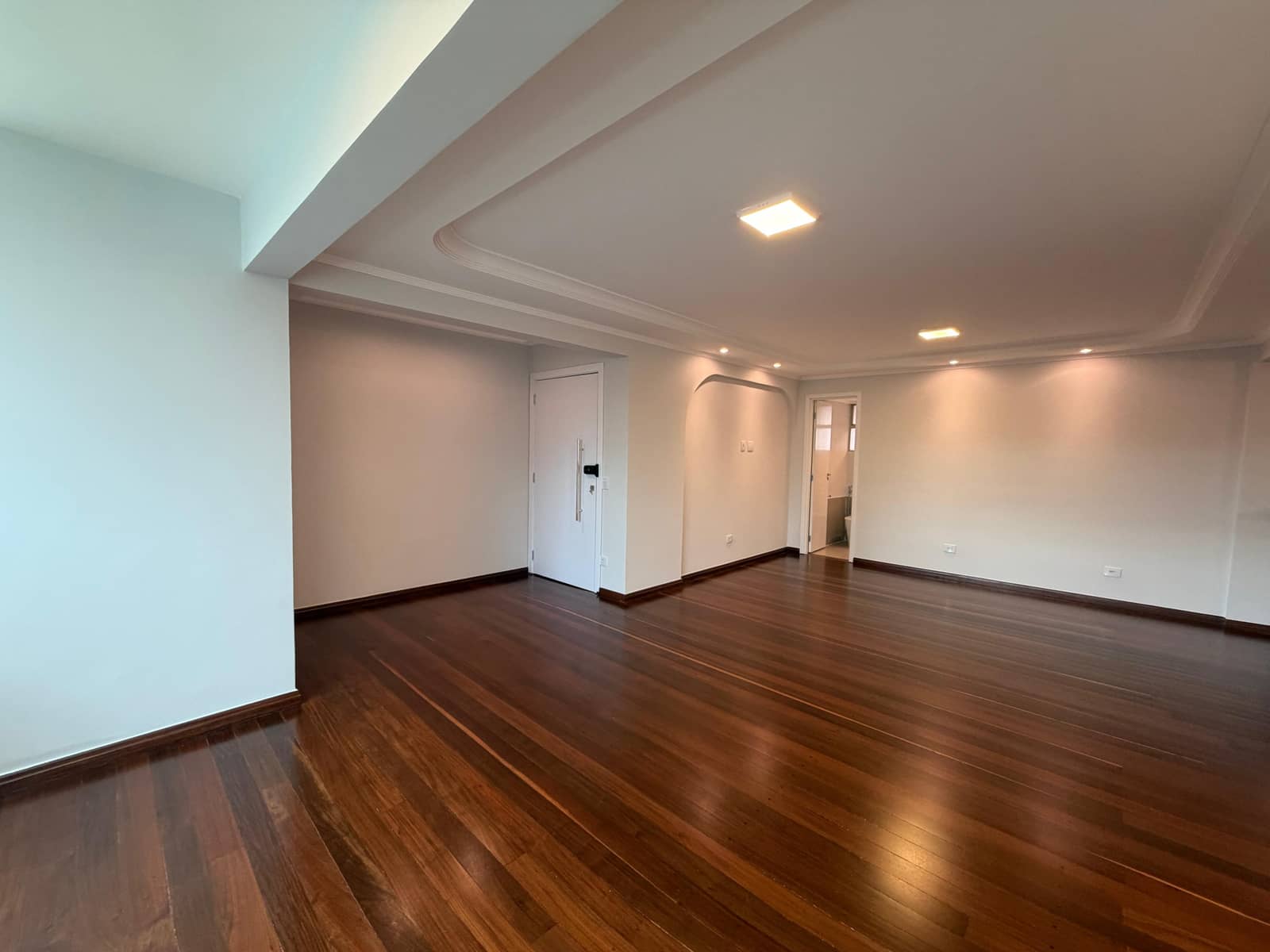 Apartamento Edifício Grécia 160m²
