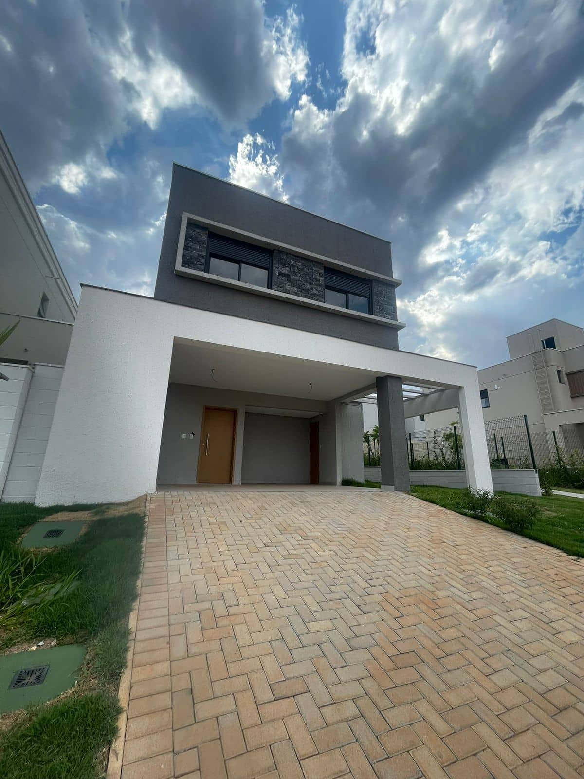 Sobrado no Jardins Lyons 302m²