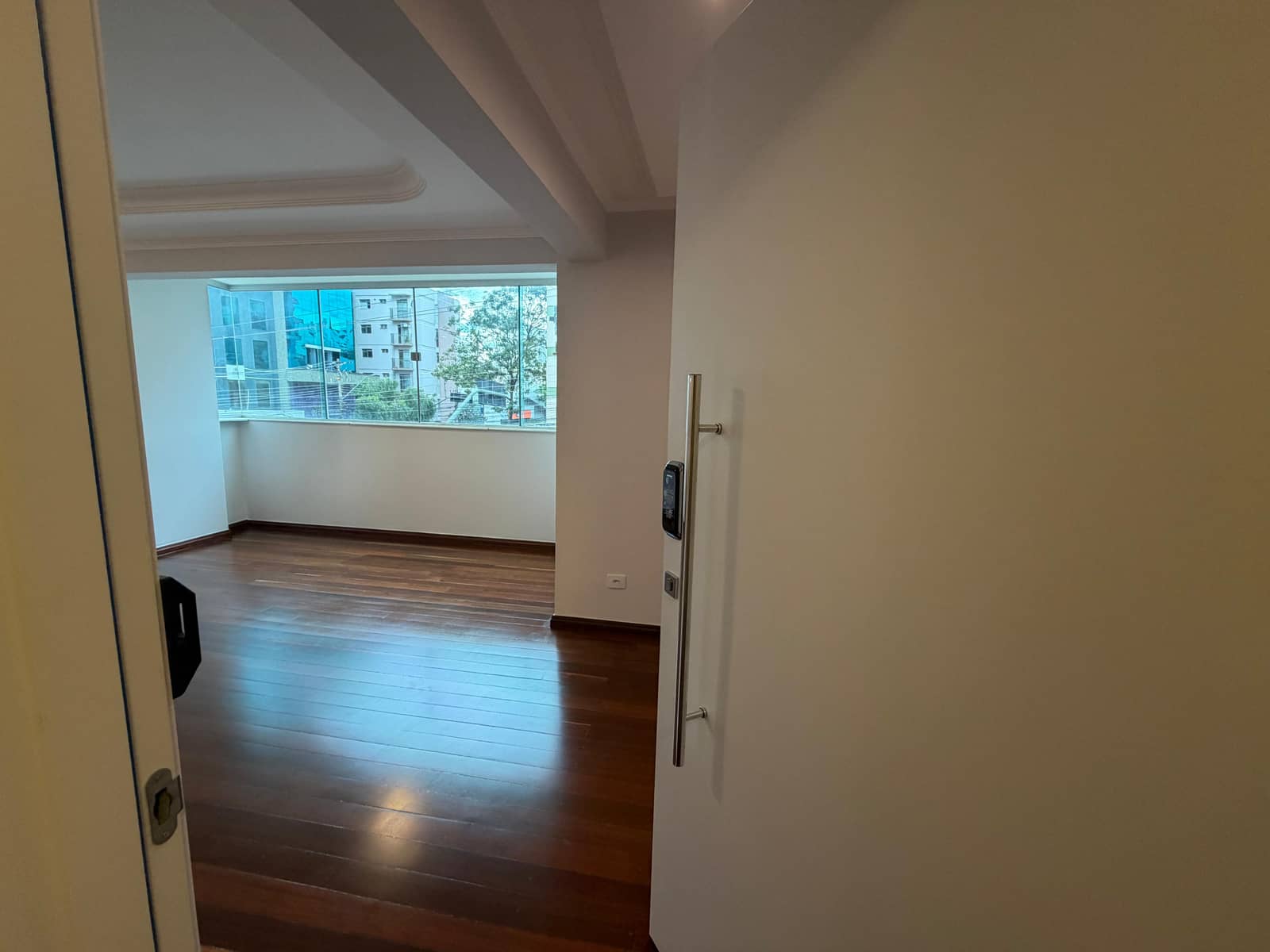 Apartamento Edifício Grécia 160m²