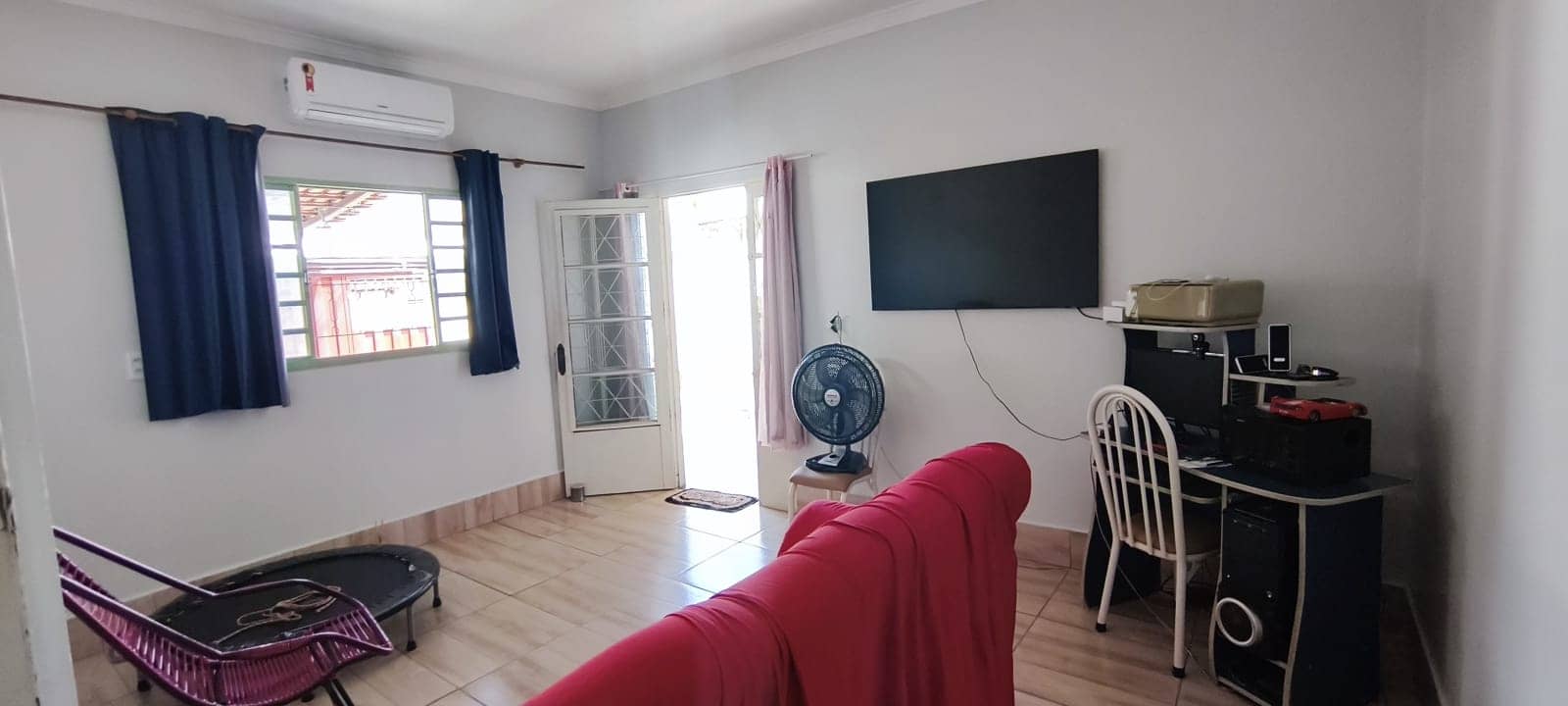 Casa com barracão nos fundos em lote de 360m²