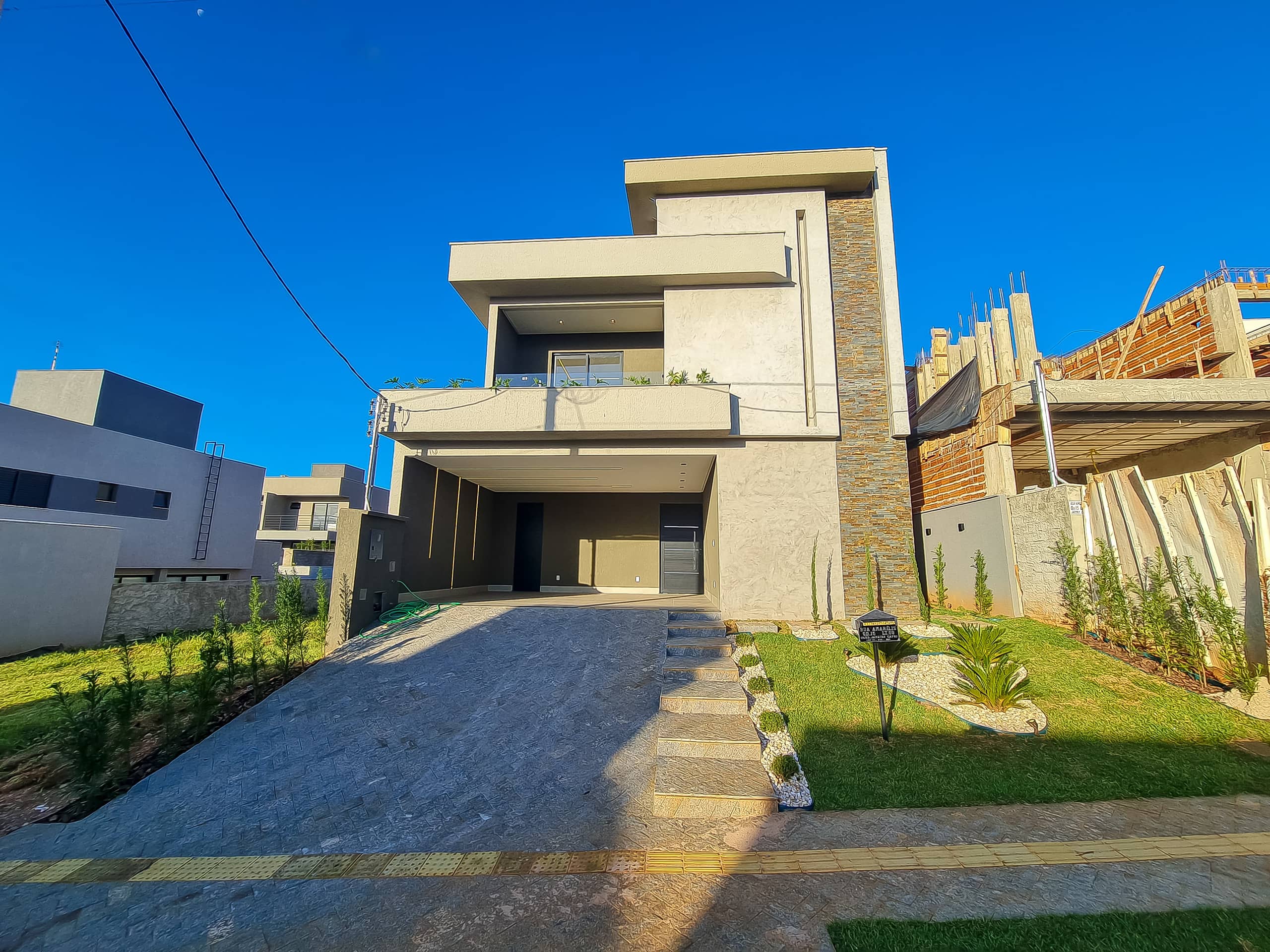 Casa Sobrado Jardins Capri 228m²