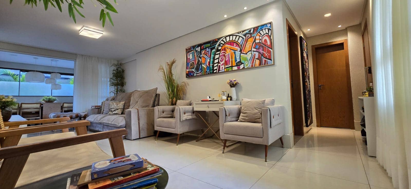 Apartamento à Venda – Setor Bueno Localização privilegiada, a apenas 140 metros do Goiânia Shopping