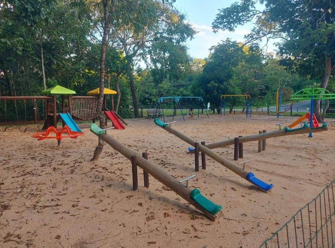 Sobrado Condomínio Mansões Morumbi Senador Canedo - 220m²