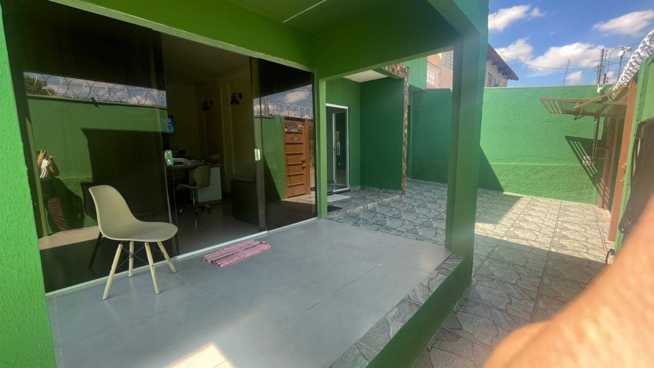 Casa na Esquina 208m² - Parque Amazonia