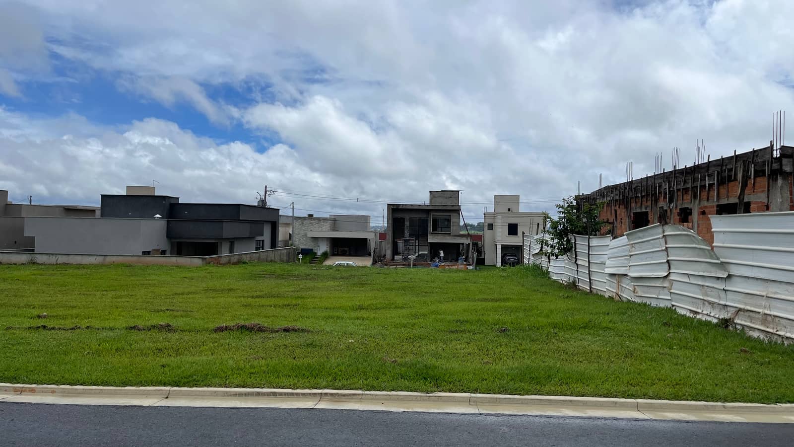 Lote no Jardins Bolonha em Senador Canedo 300m²