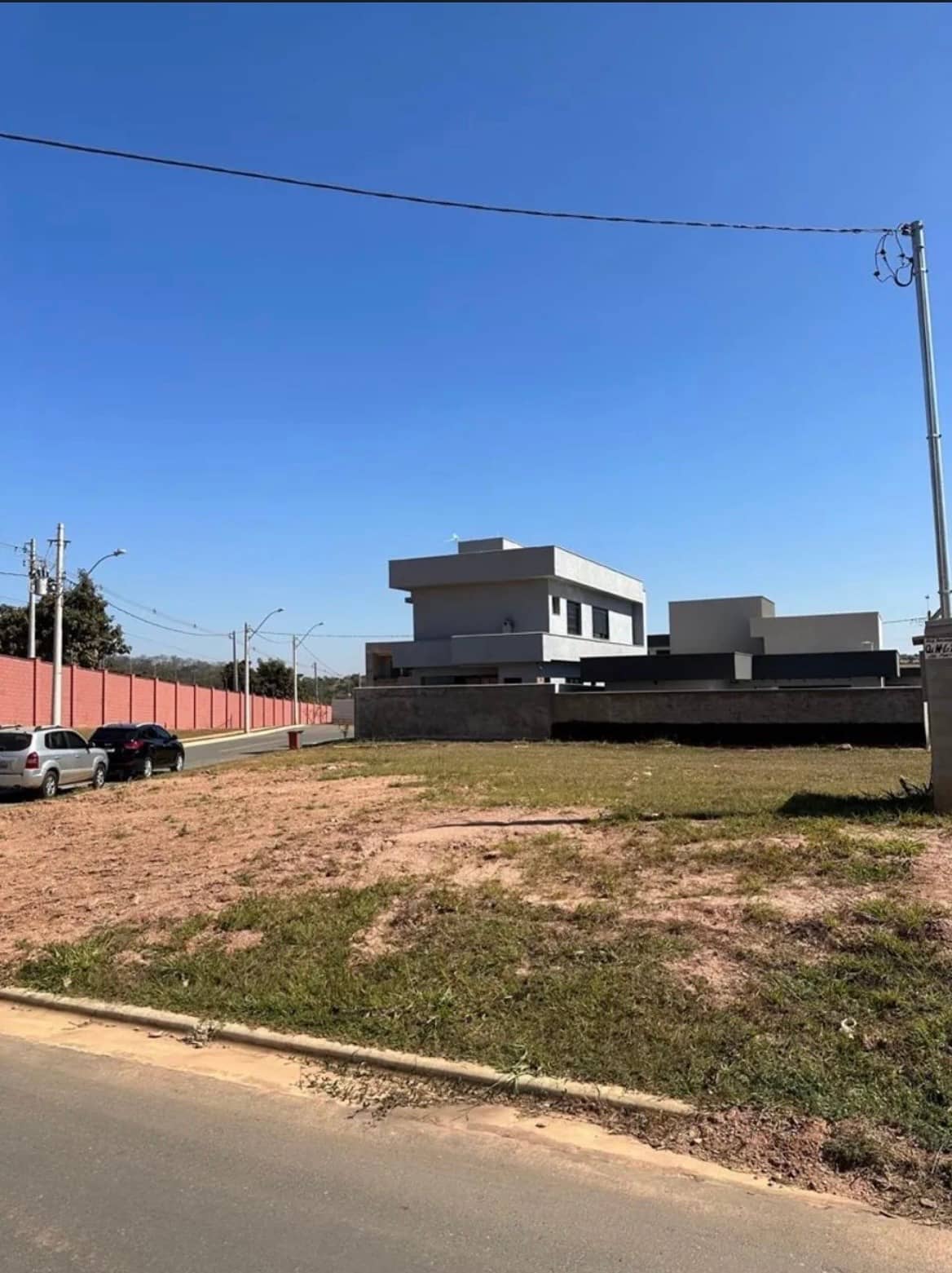 Lote de esquina Jardins Porto 390m²