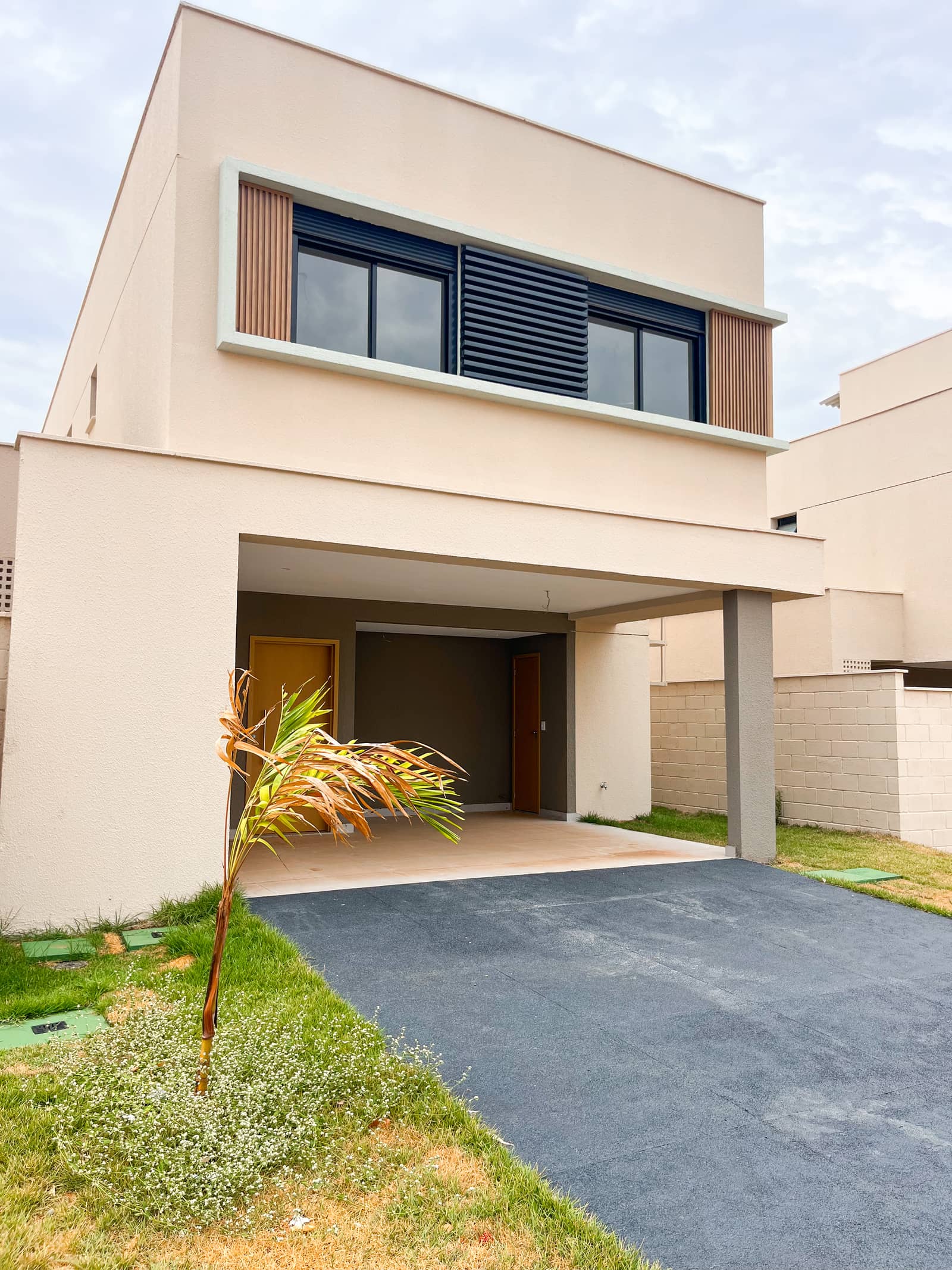 Sobrado Jardins Marselha 181m²