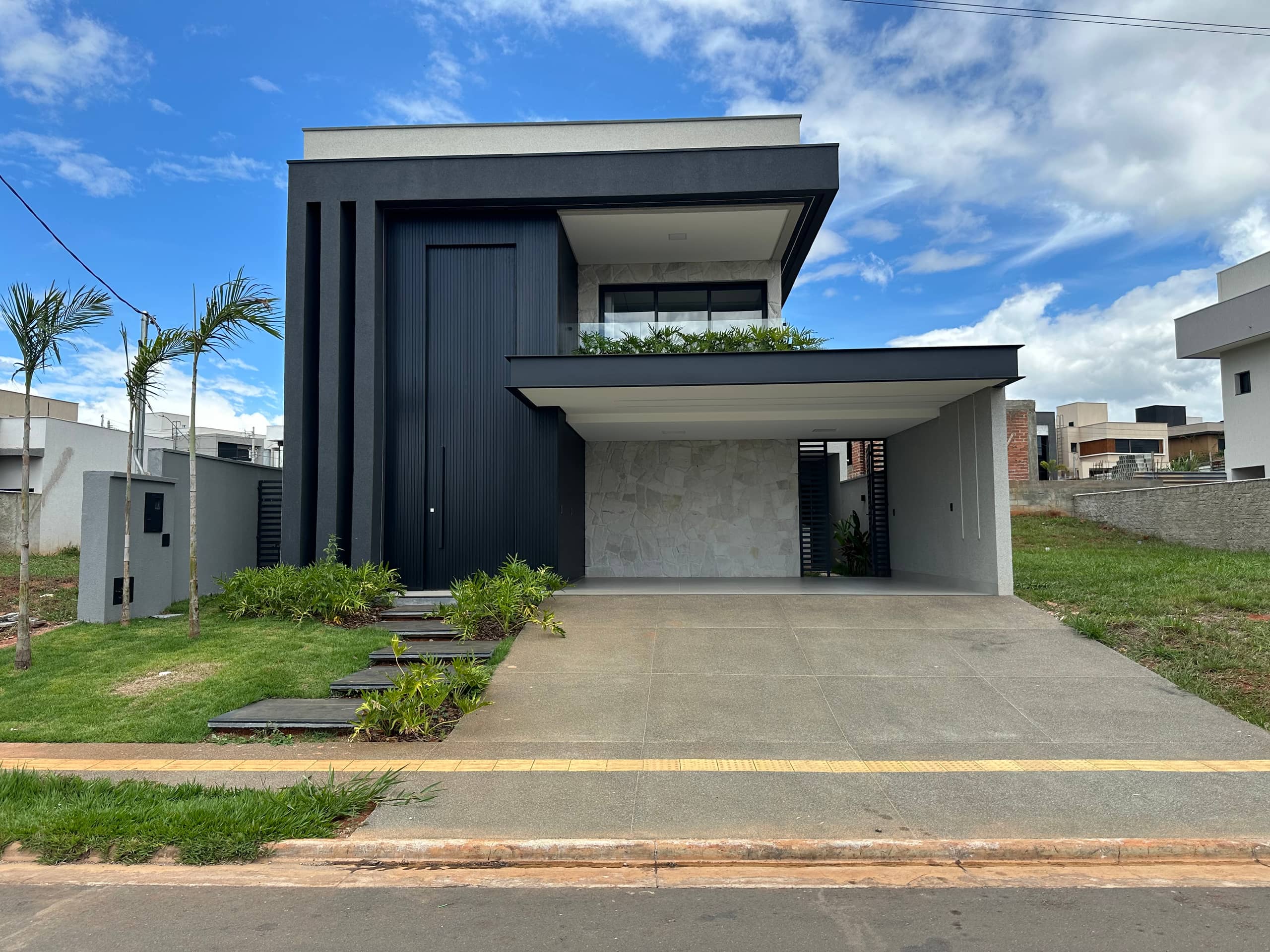 Sobrado Jardins Capri 218M²