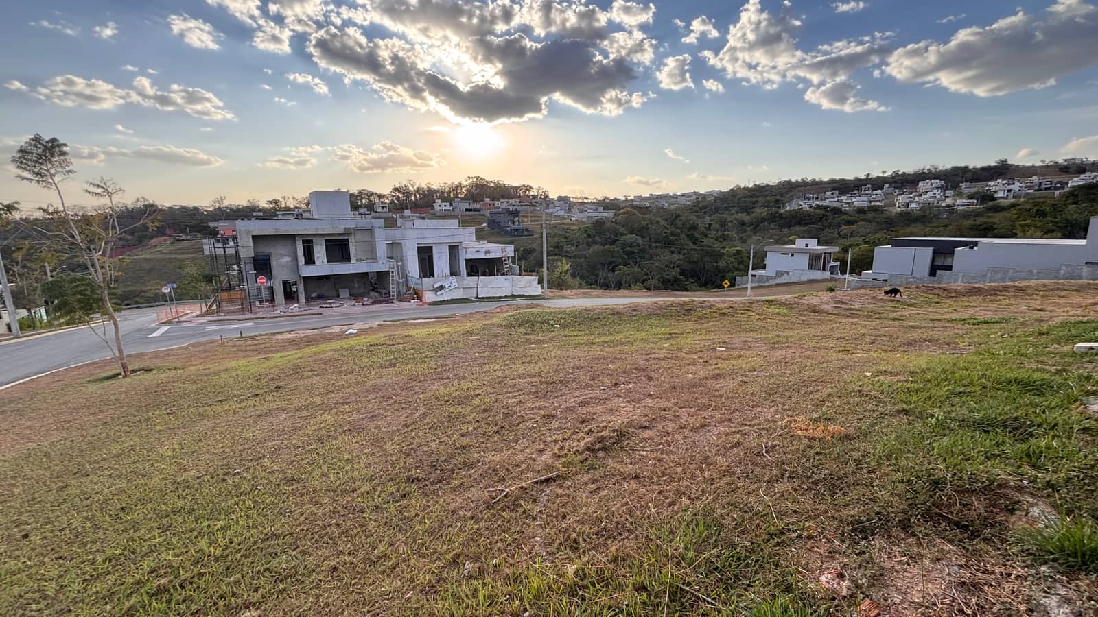 Lote no Jardins Bolonha 300m²