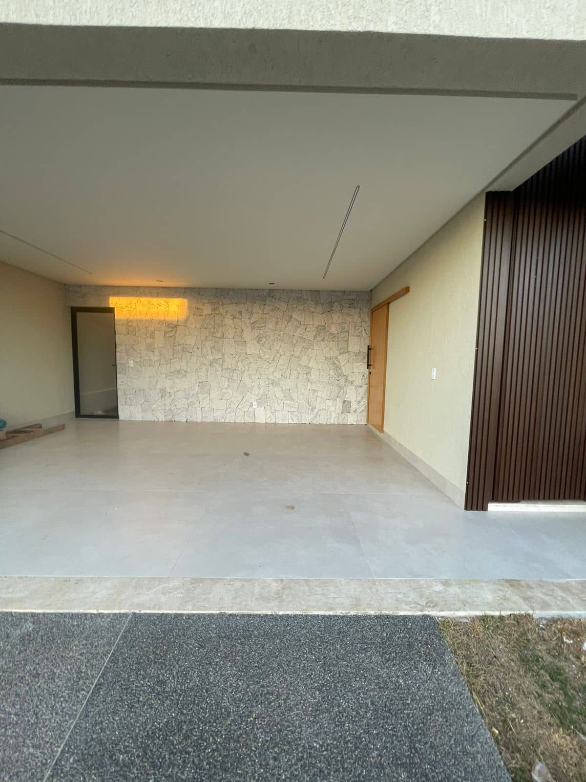 Sobrado Condomínio Jardins Capri 248m²