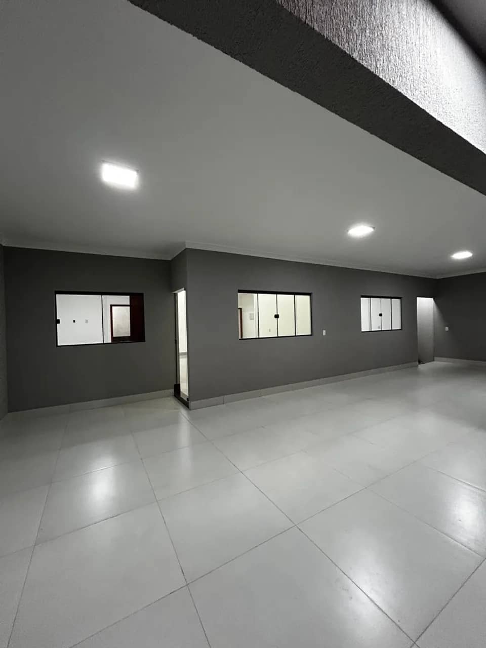 Casa 3Q 365m² - Com piscina - Aparecida de Goiânia