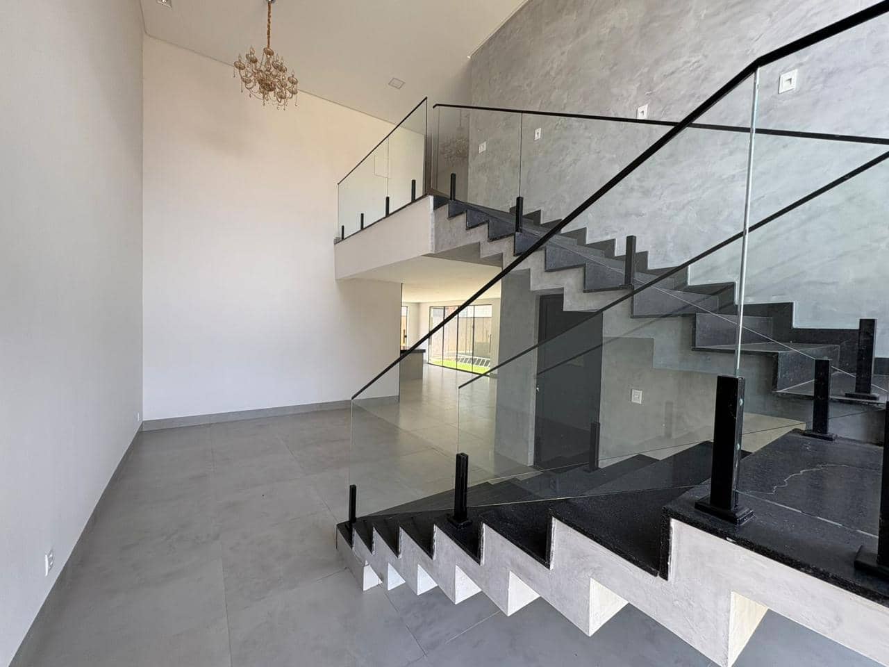 Sobrado Cond Villagio Toscana 275 m²