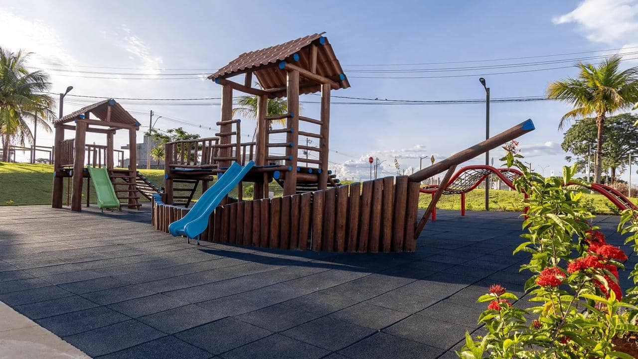 Lote No Parqueville Quaresmeira em Trindade - 299m²