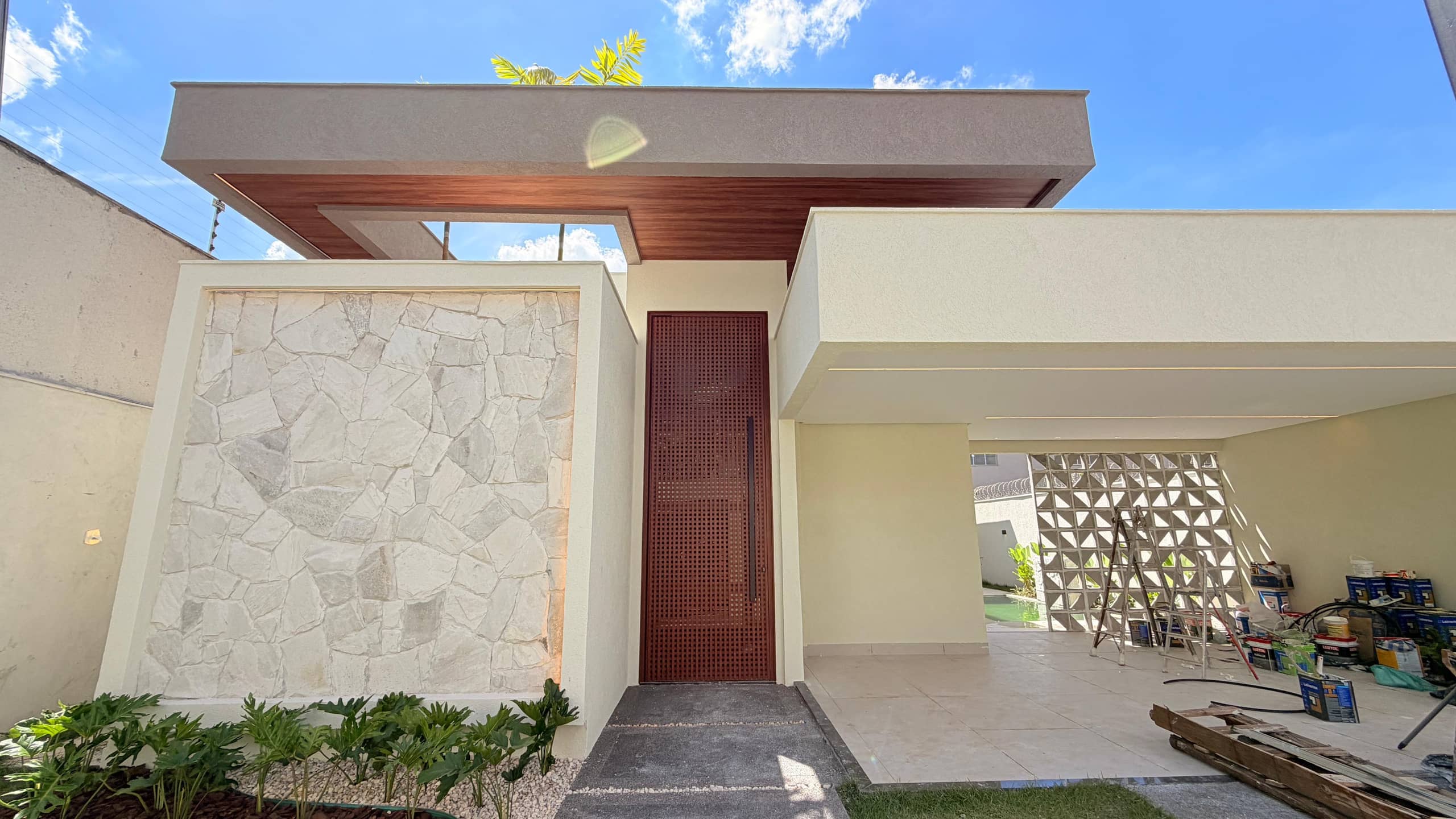 Casa térrea - Alto Padrão | Jardim Atlântico 248m²