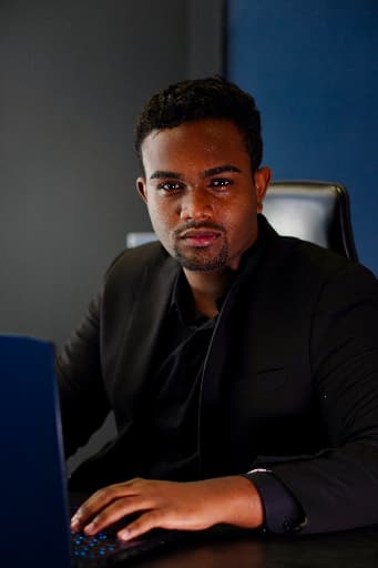 MATHEUS DE CASTRO OLIVEIRA