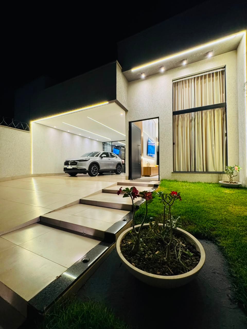 Casa Térrea 3Q no Cardoso 2 - Porteira Fechada 130m²