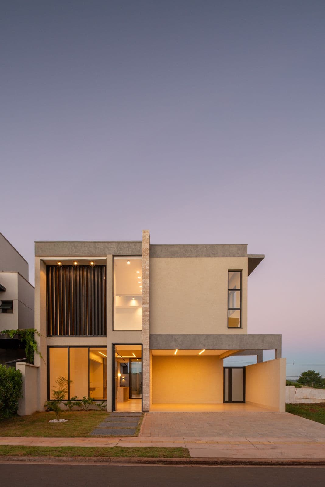 Sobrado Jardins Capri 27m²