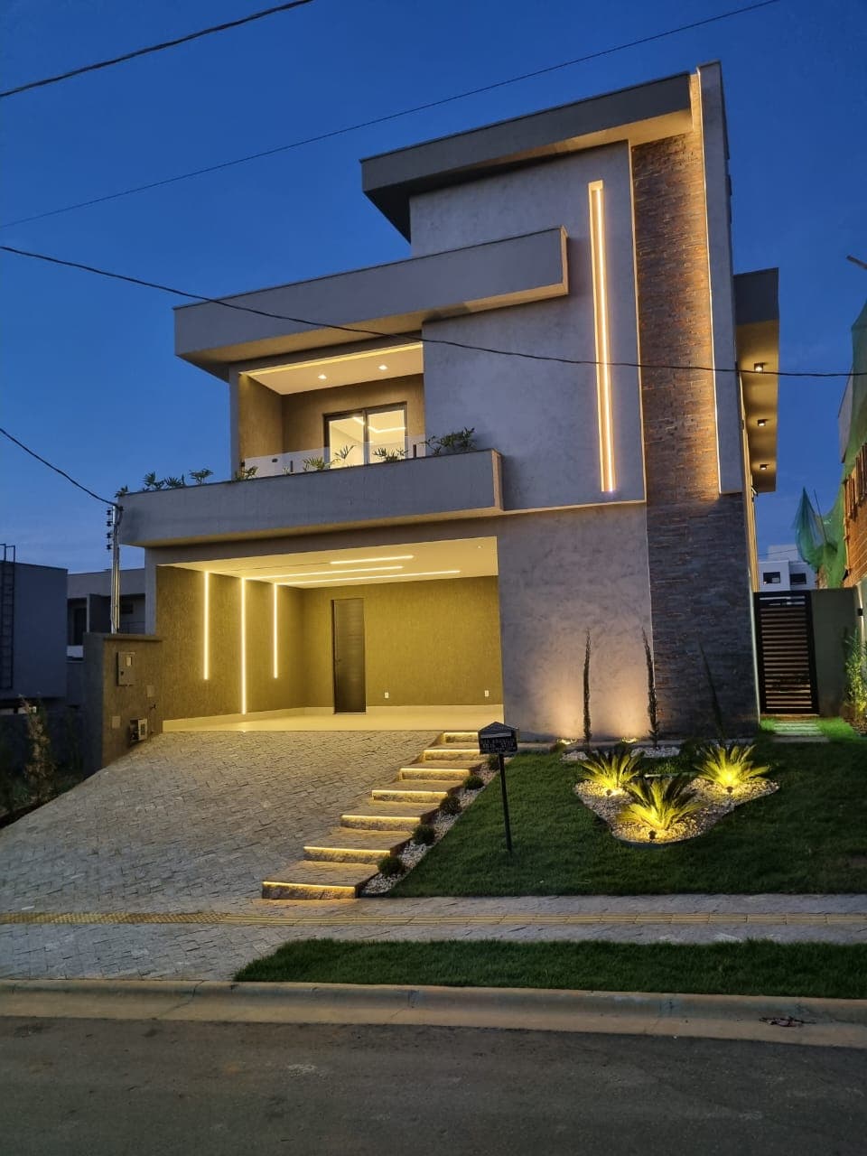 Casa Sobrado Jardins Capri 228m²