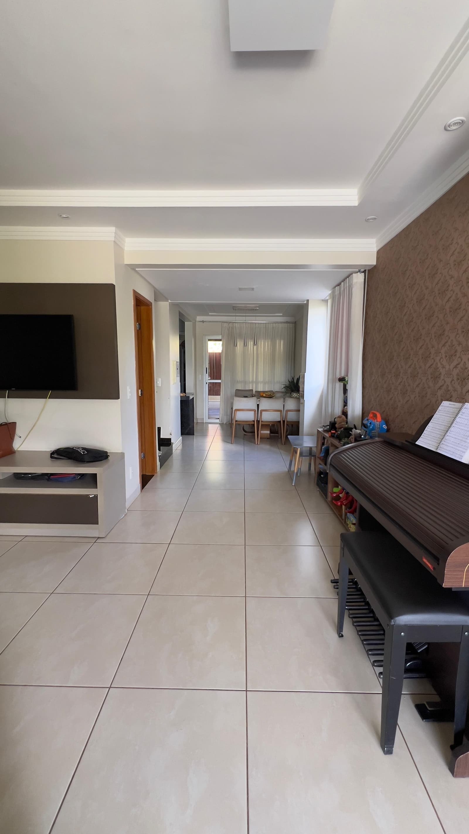 SOBRADO DE ESQUINA  - 101,60 M² - COND ALTO DA BOA VISTA