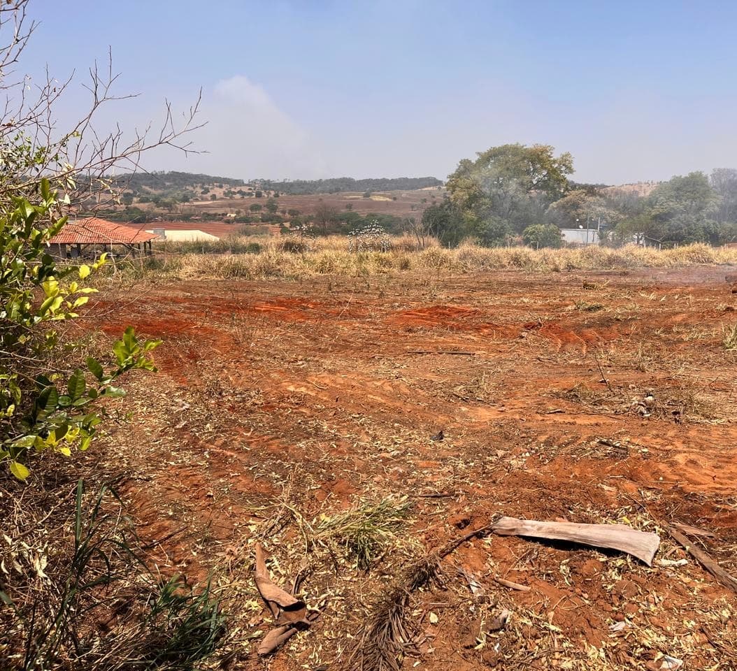 Chácara em Nerópolis 2100m²