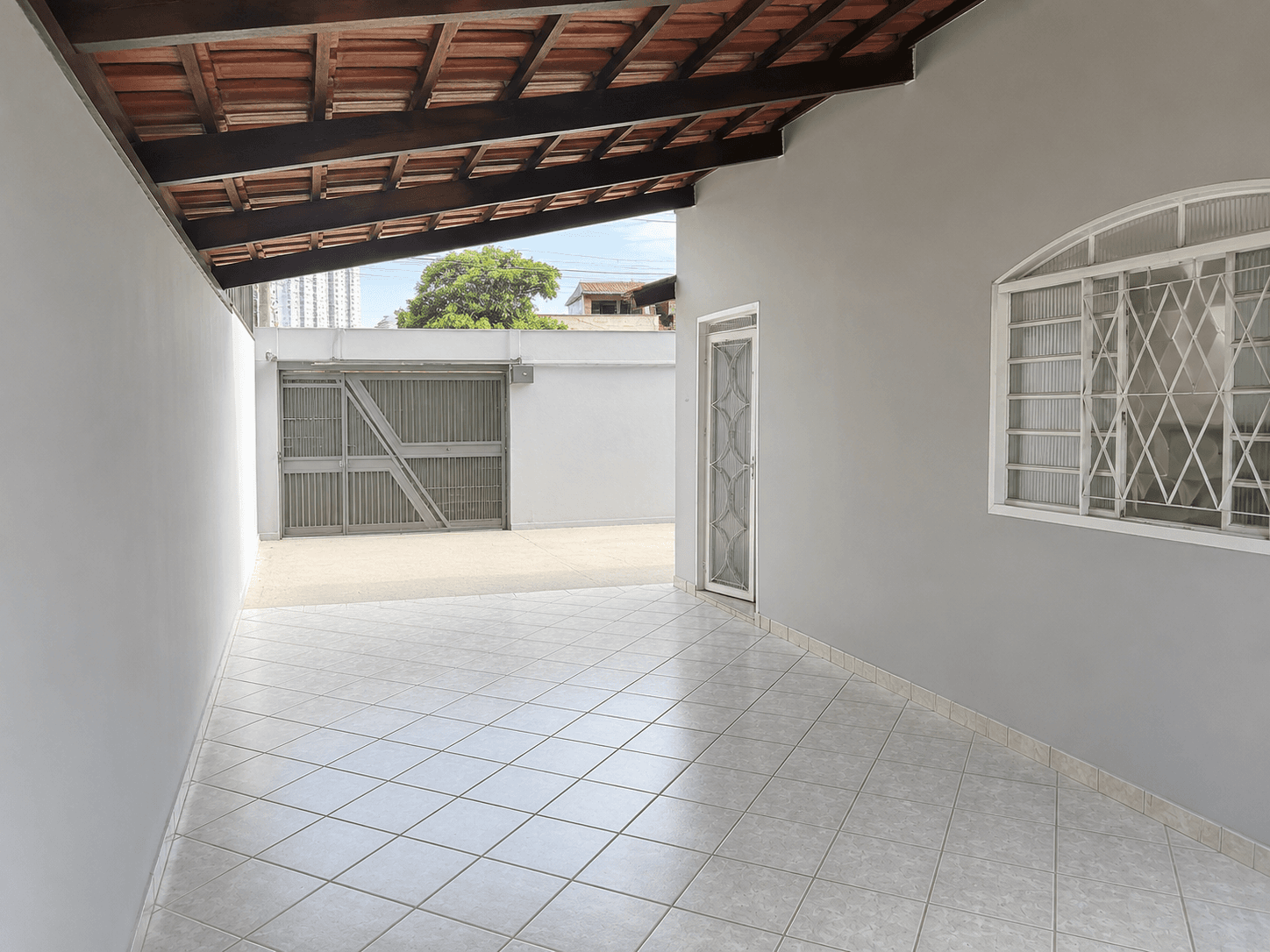 Casa com piscina no Setor Agua Branca - 180m²