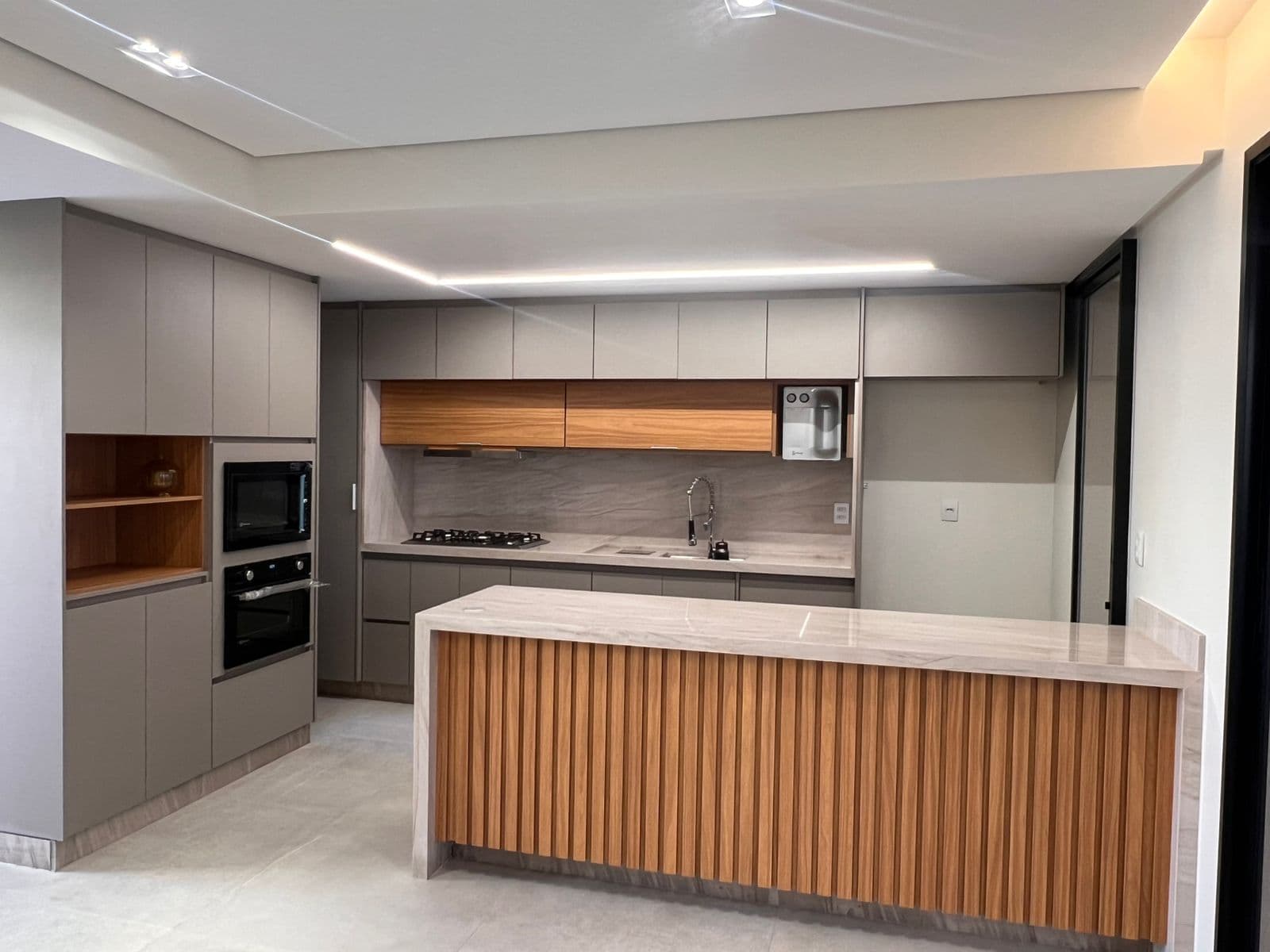 Casa Cond. Jardins Marselha 202m²