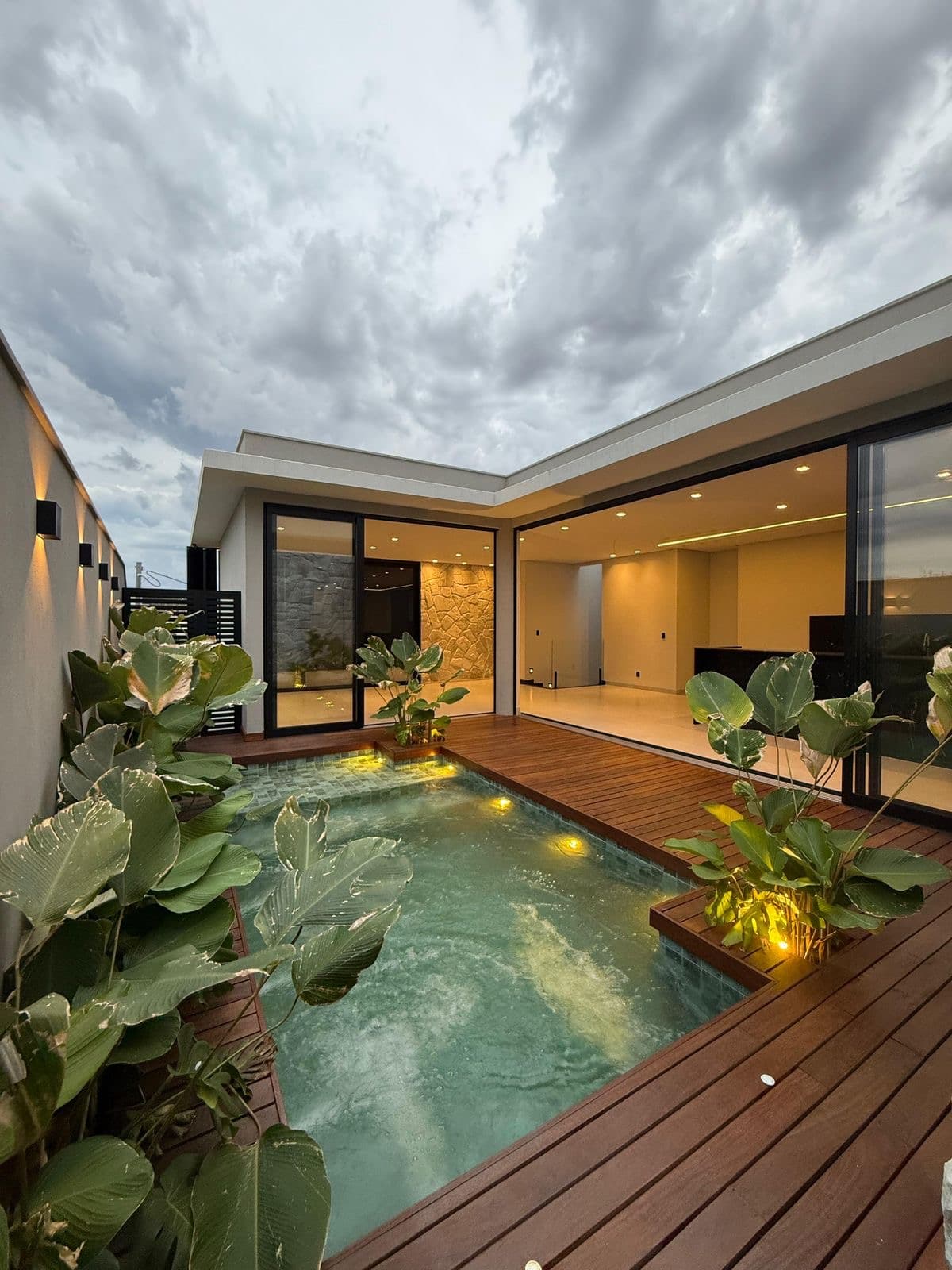 Casa Em Jardins Nápoles - 241m²