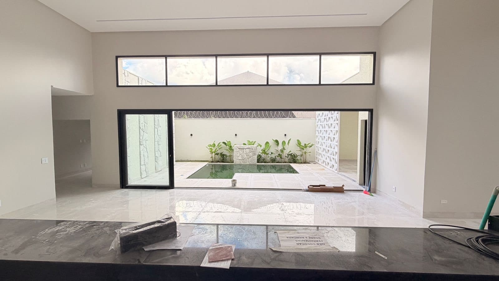 Casa térrea - Alto Padrão | Jardim Atlântico 248m²