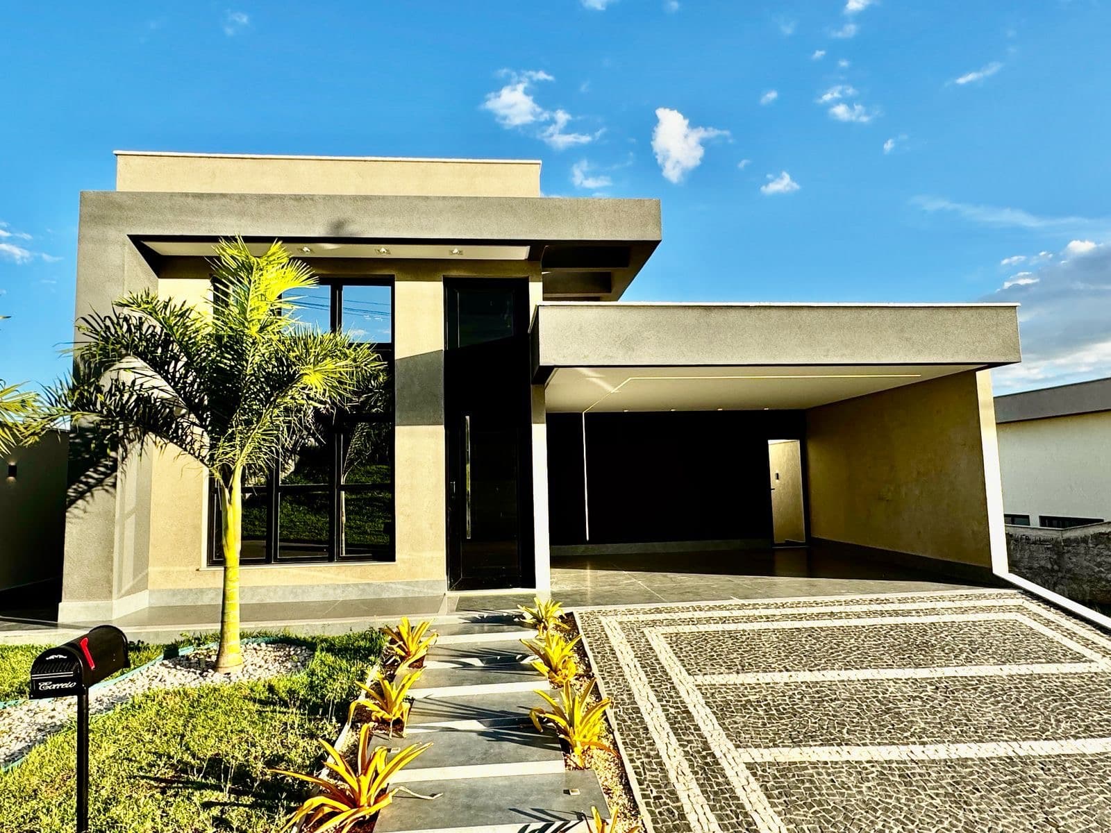 Casa Jardins Nápoles 360m²