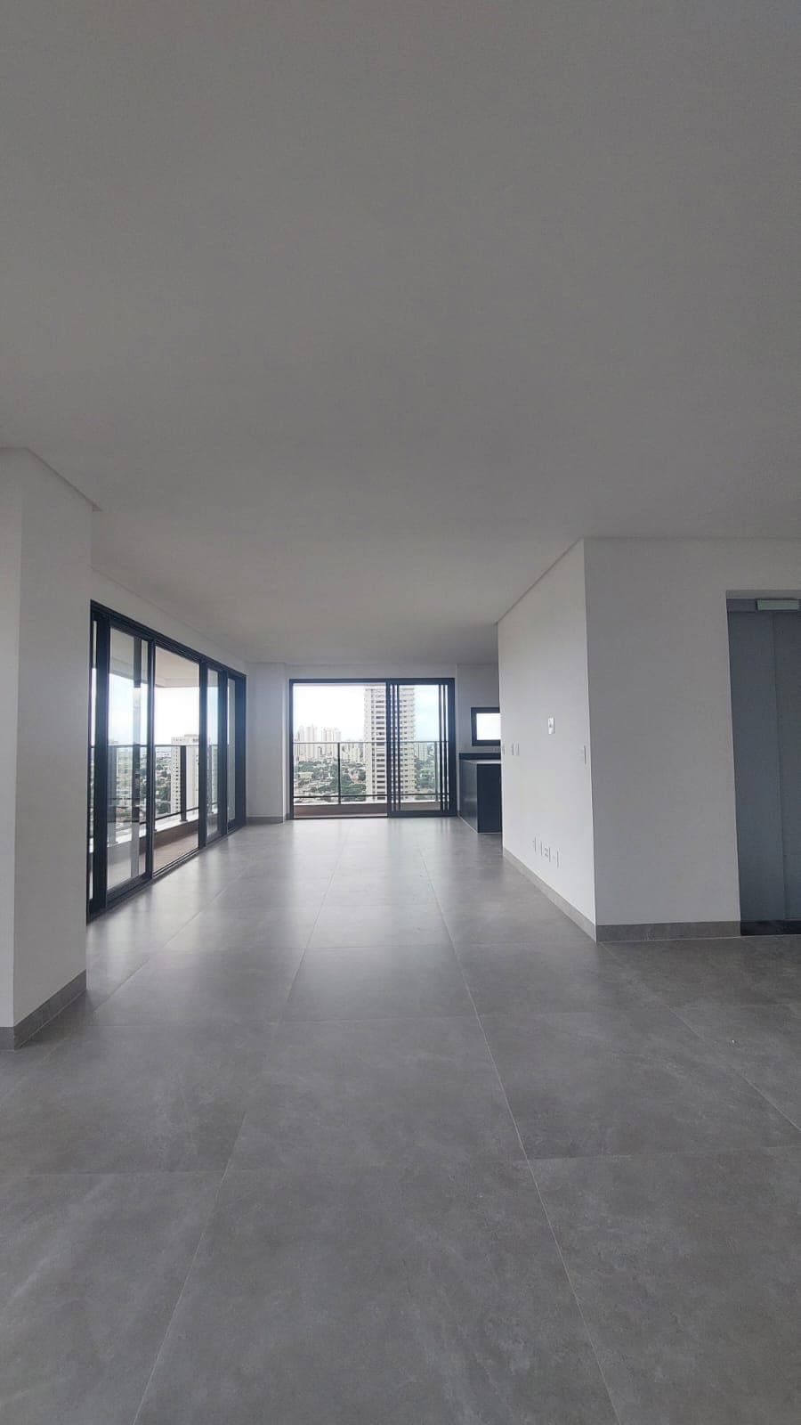 Apartamento com 3 suítes Ares Marista 174m²