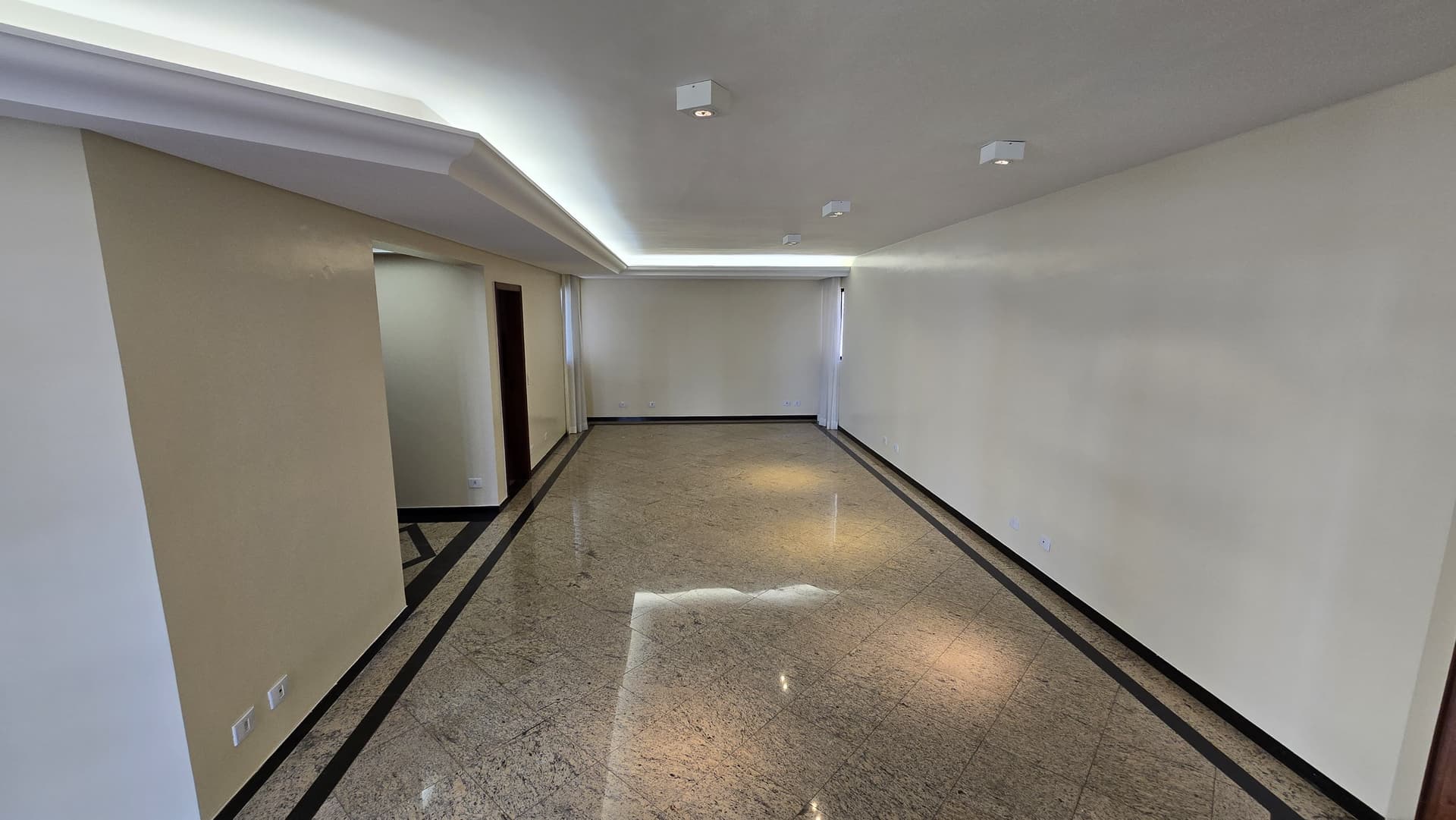 Apartamento Residencial Avignon 242M²